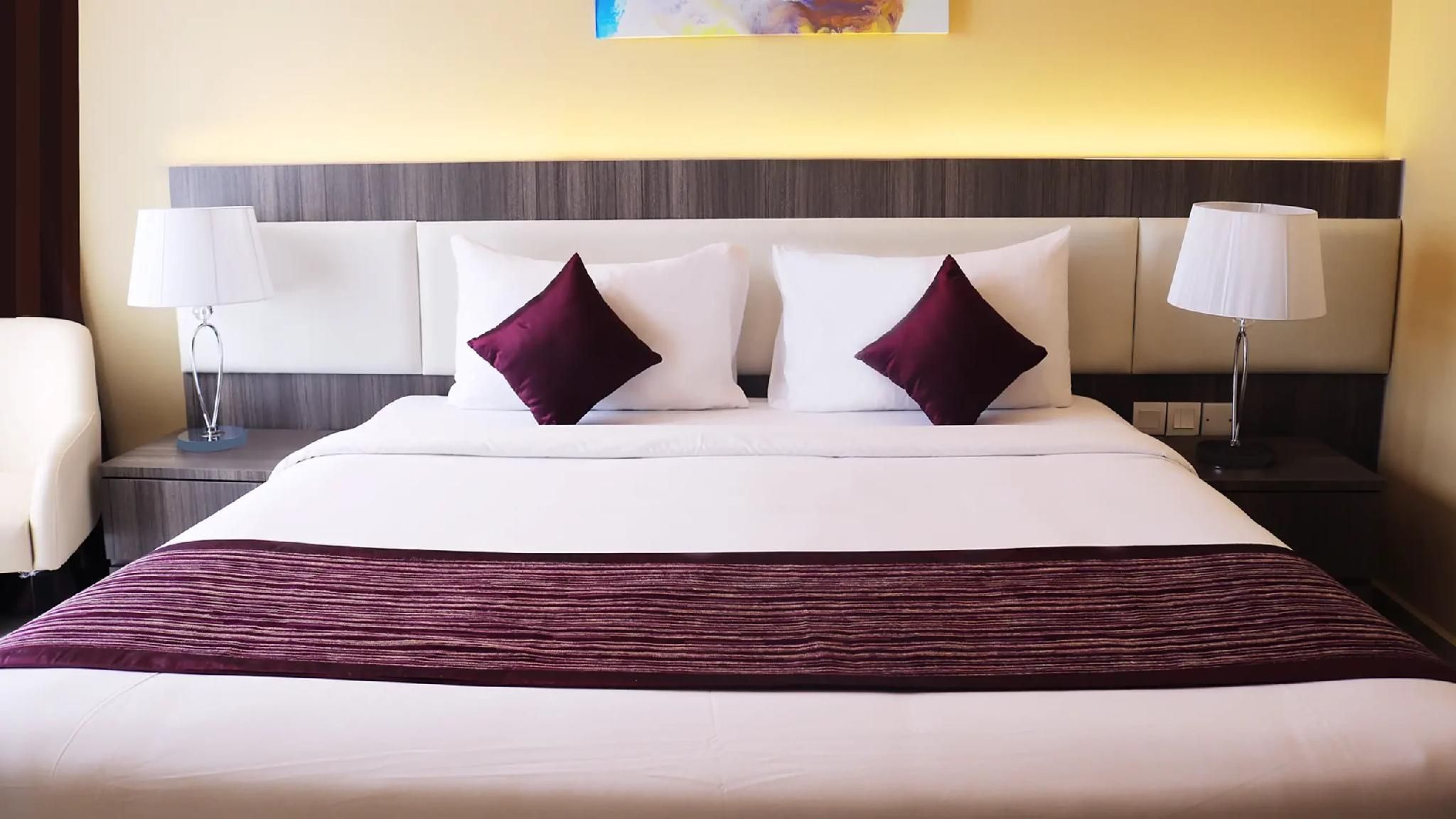 Highland Breeze Hotel Infinity Deluxe King Room 2