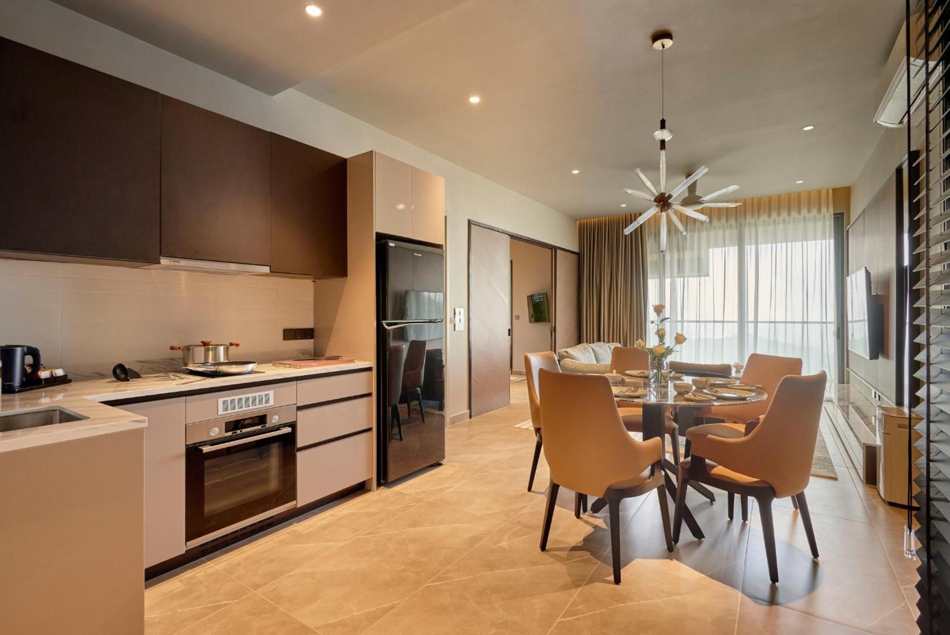 Three-Bedroom Apartment with Mountain View