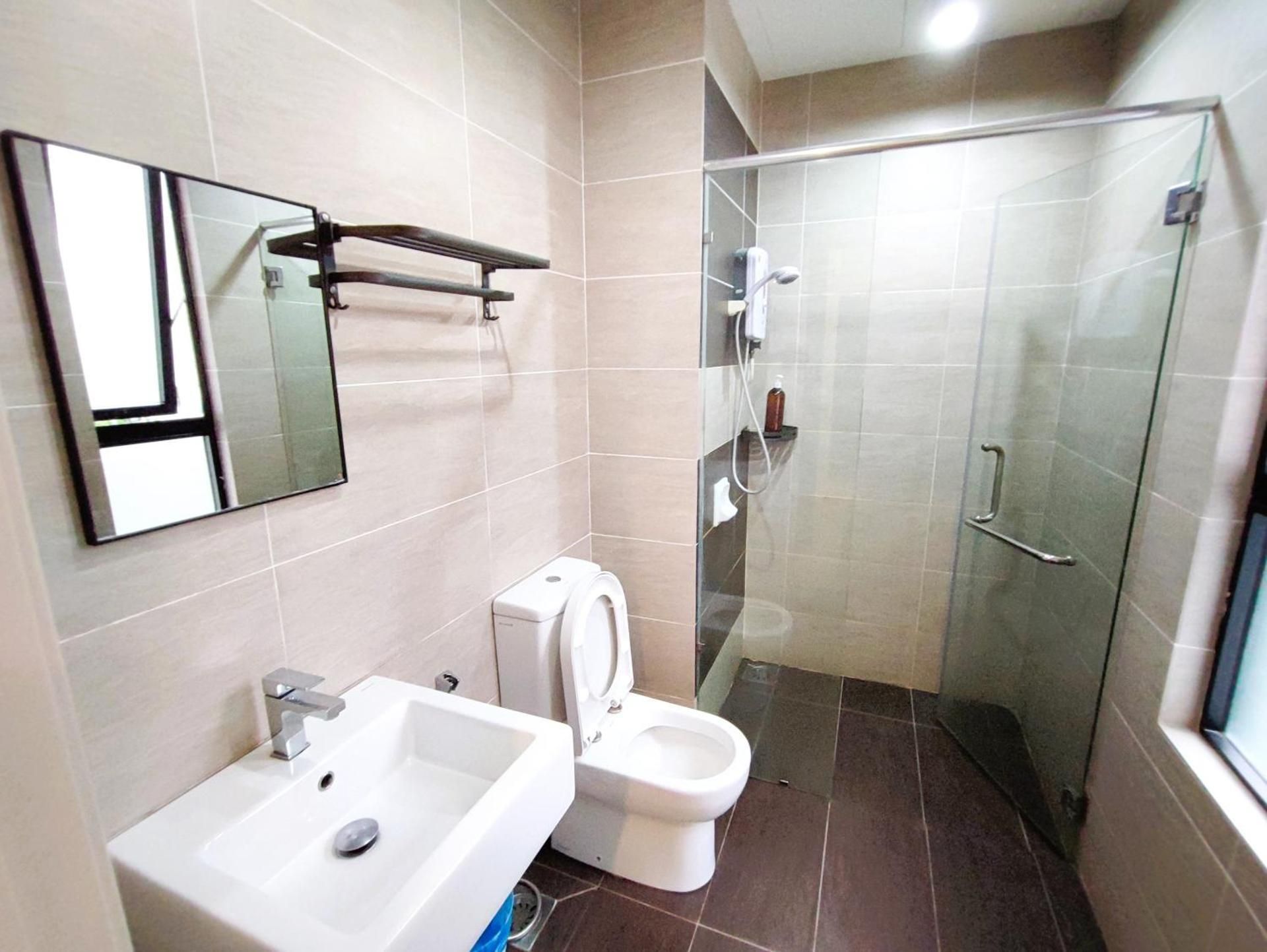 Three-Bedroom Apartment with Balcony