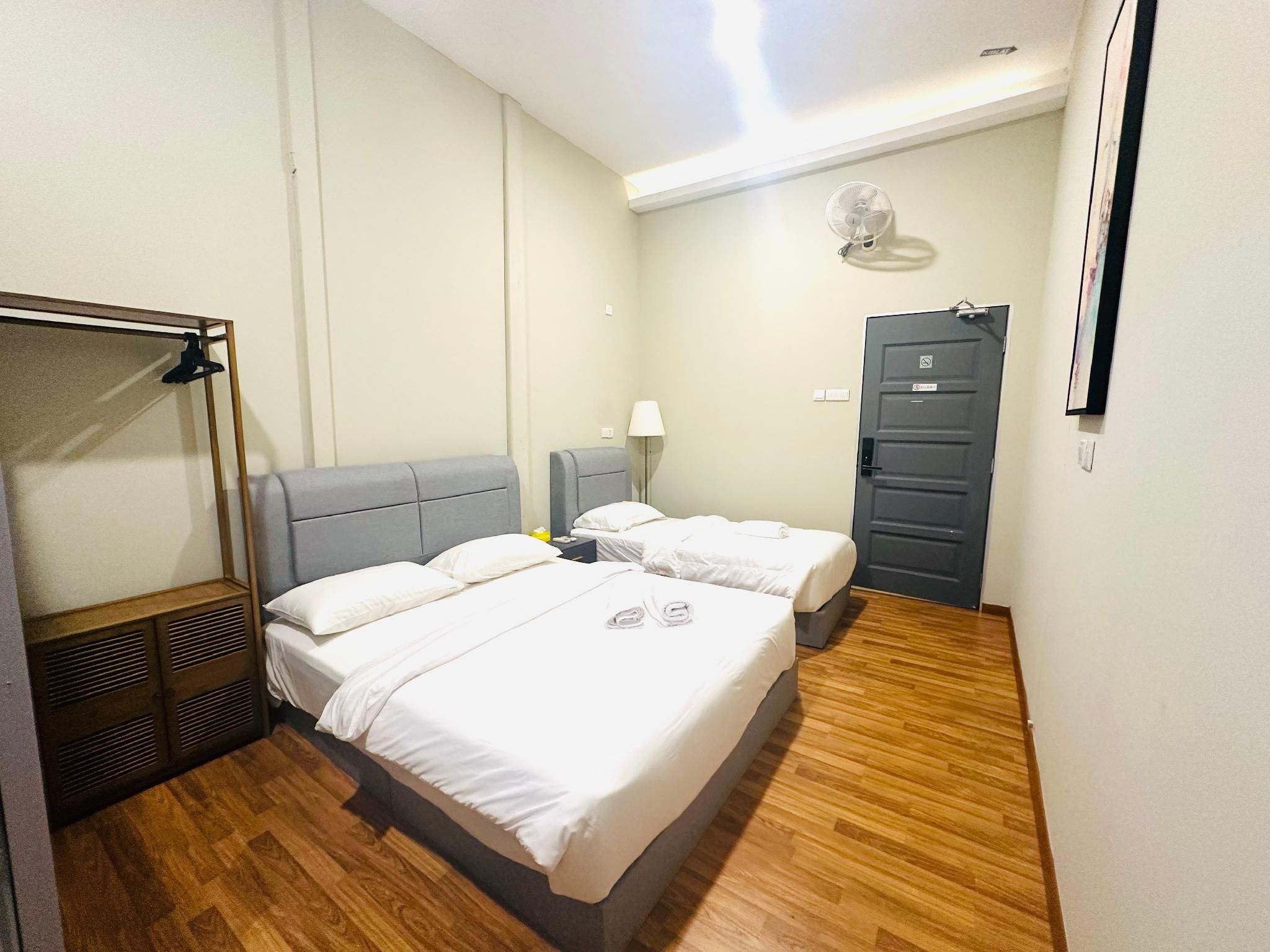 Economy Triple Room