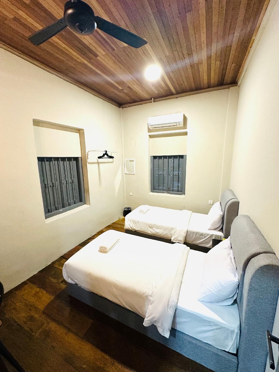 Budget Twin Room with Private Bathroom