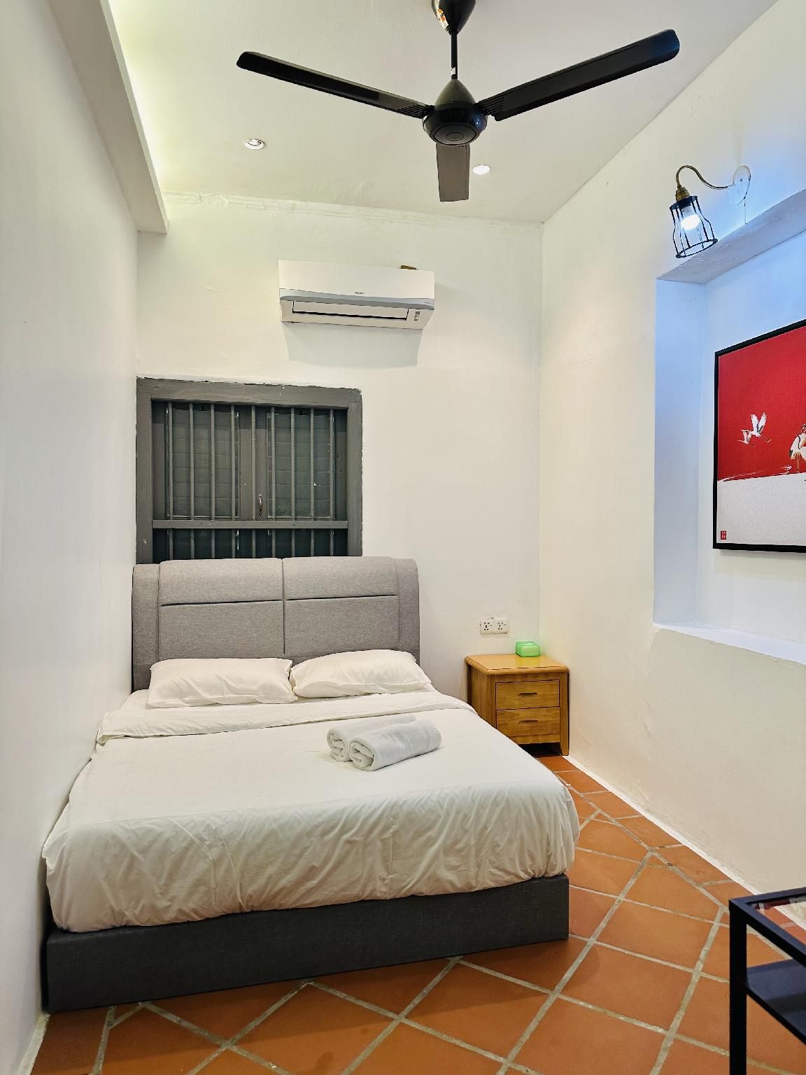 Standard Queen Room