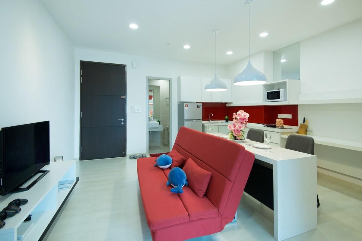 Couples Getaway II | Cozy 1BR Suite