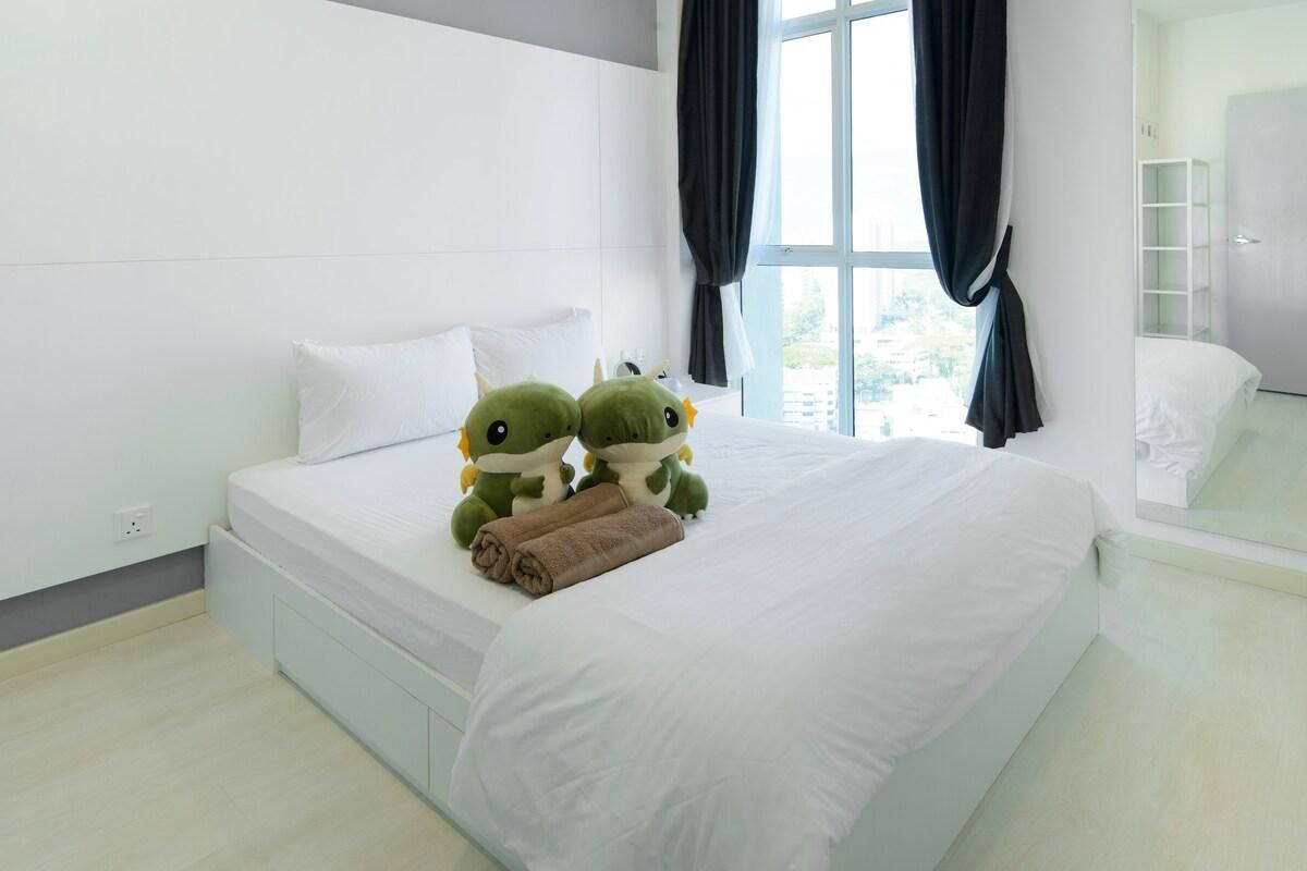 Couples Getaway XIX | Cozy 1BR Suite