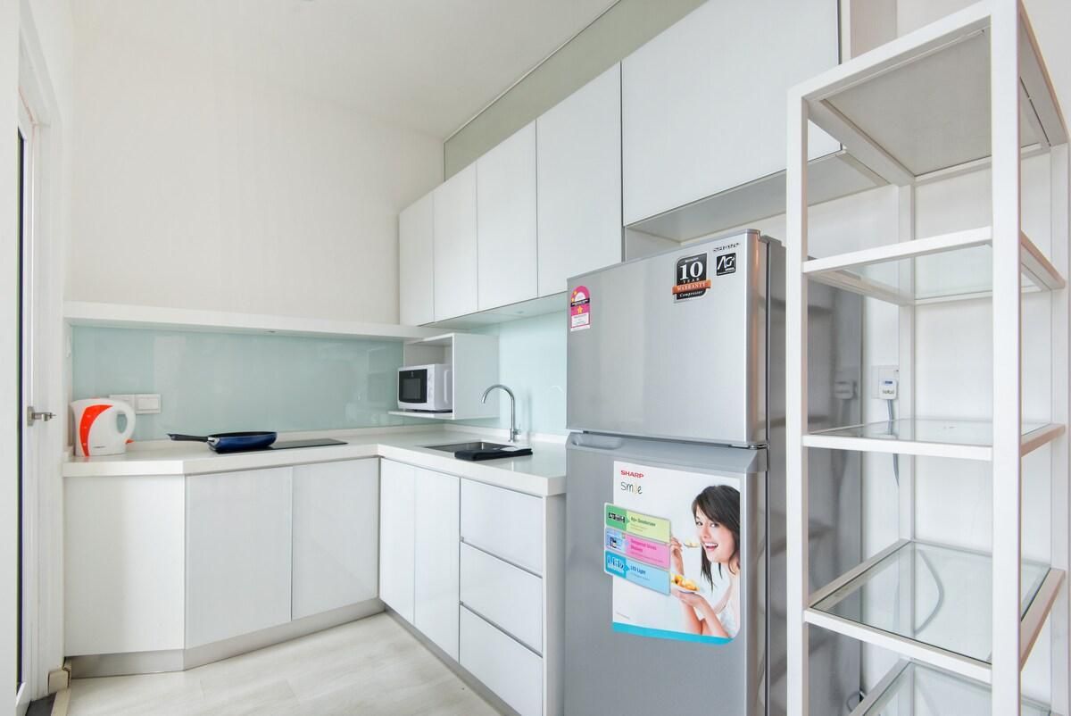 Couples Getaway XXI | Cozy 1BR Suite