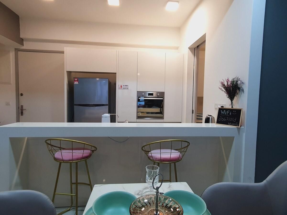 UN1 23 Seaview Luxury Massage Chair Room, Gurney Invincible Sea View Room