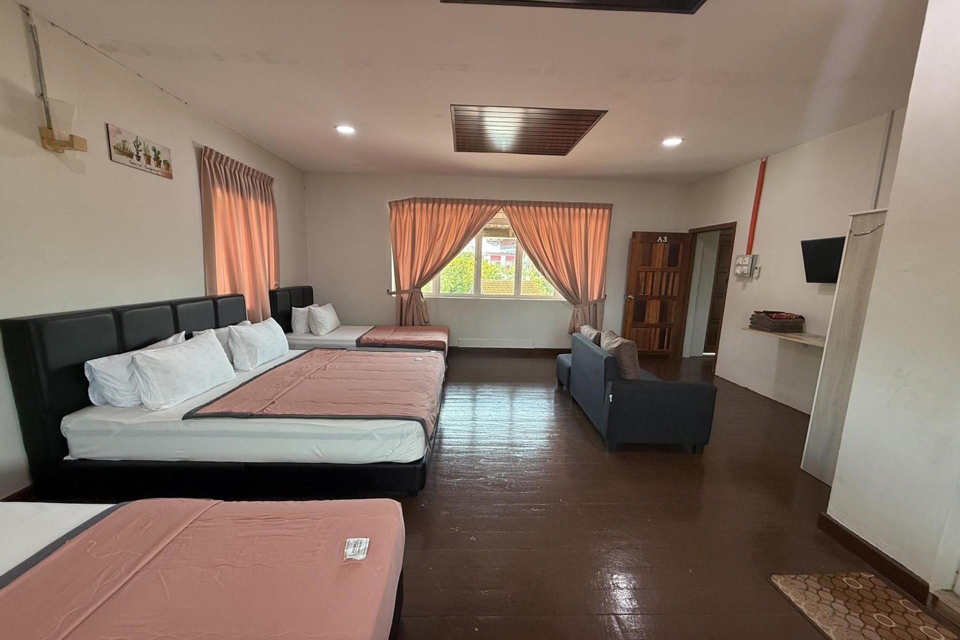 Family Room 3
