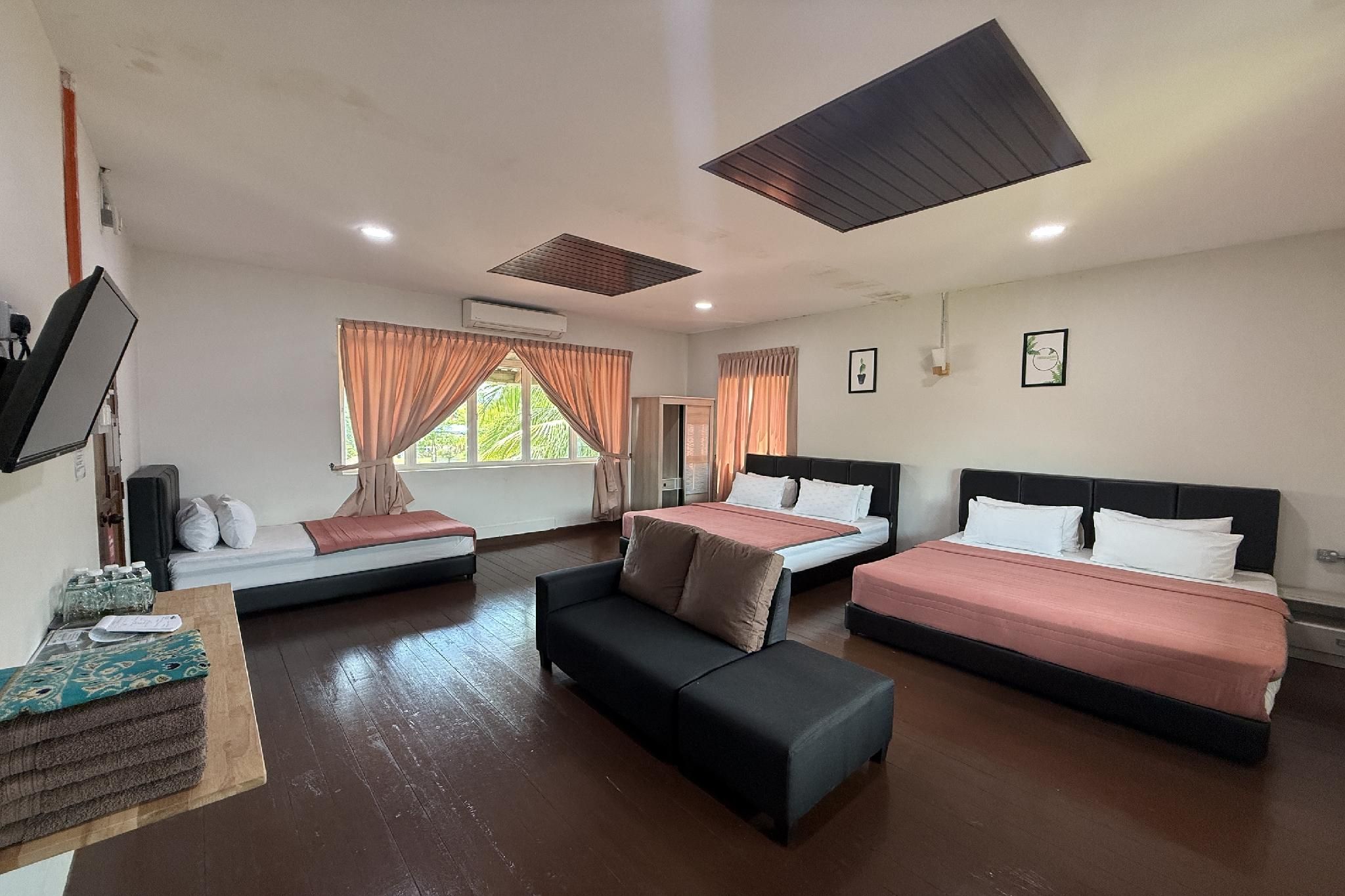 Family Room 1