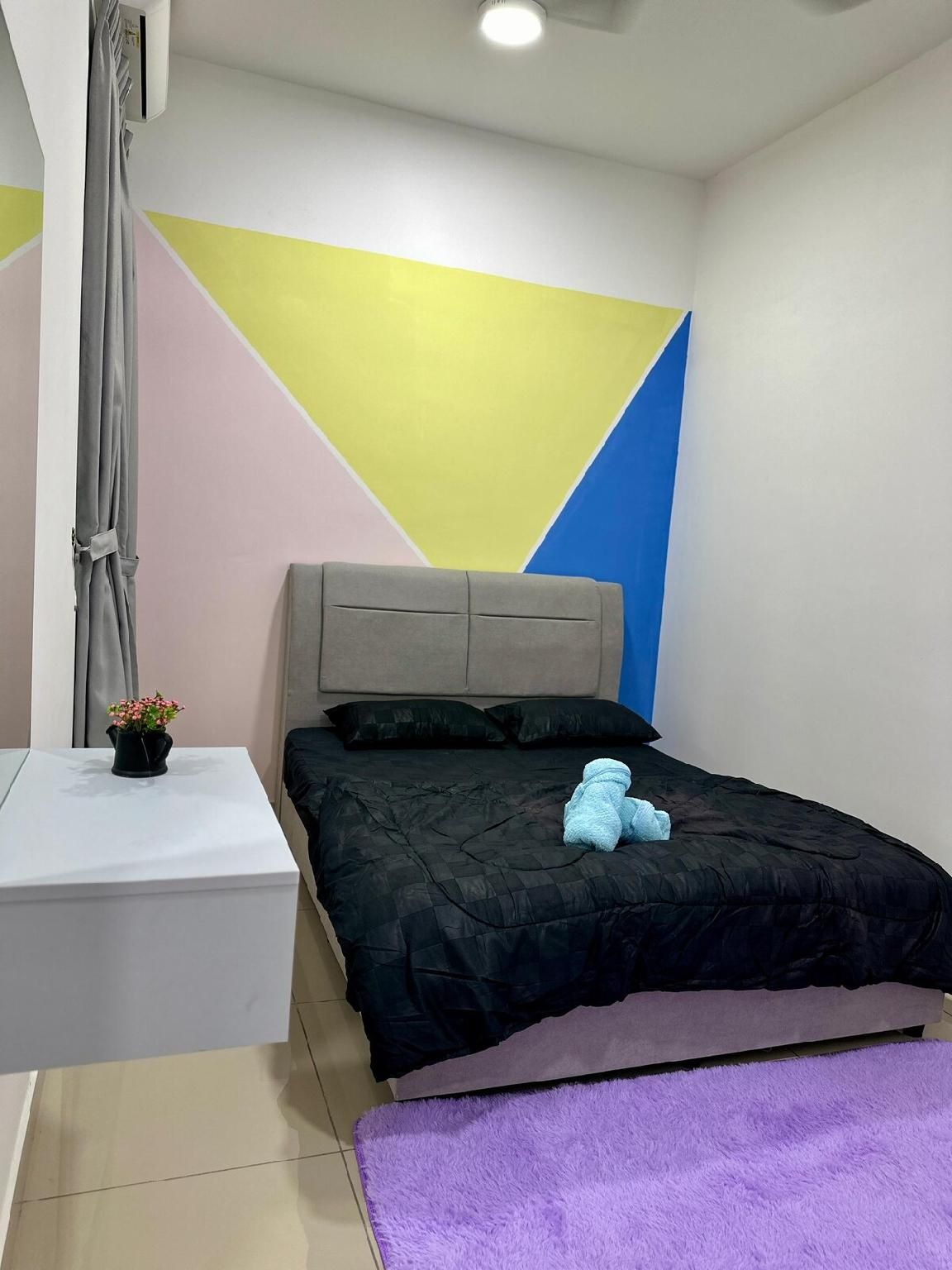 Quiet Home - 3 Color Wall