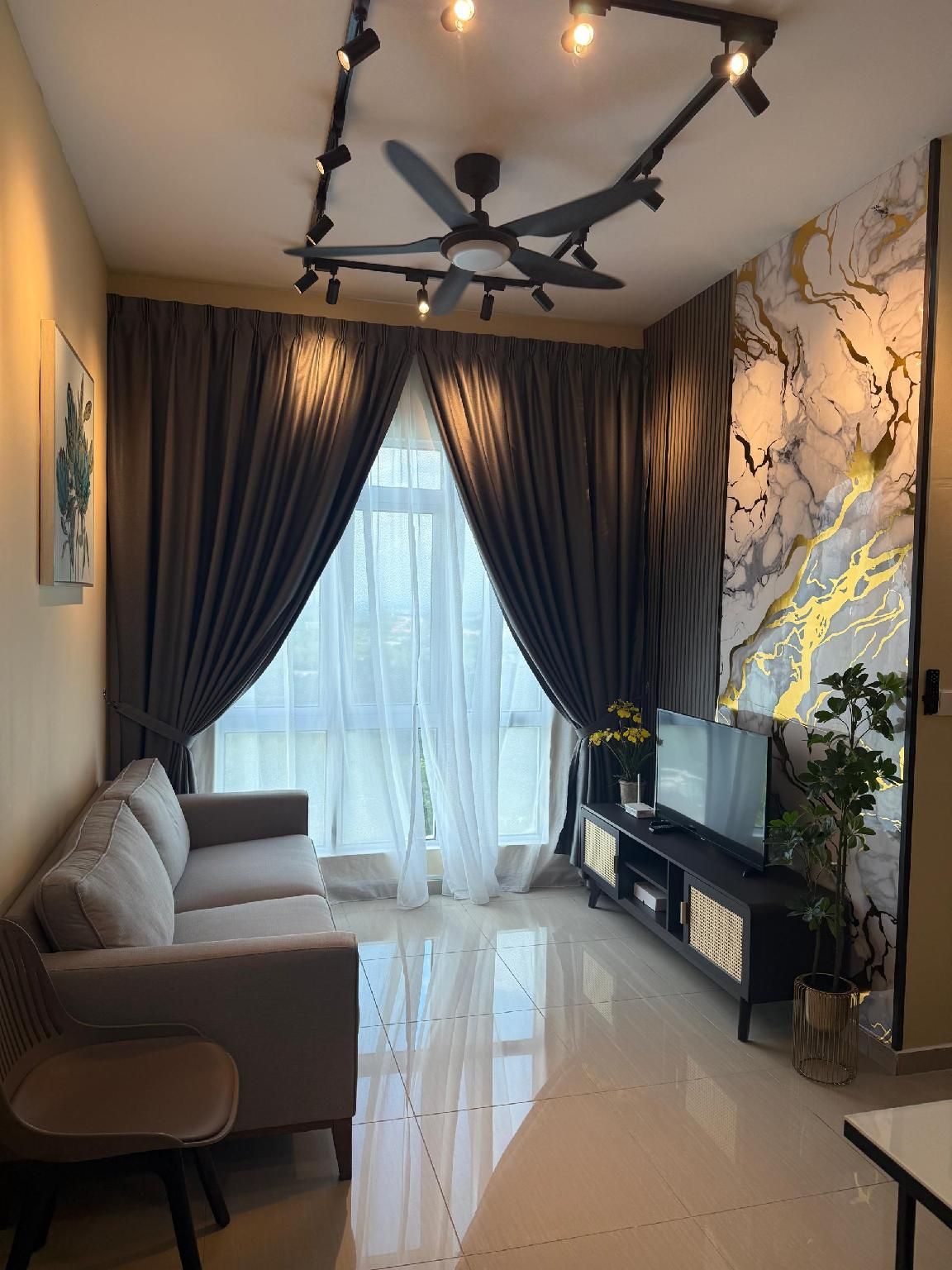 2 Bedroom Deluxe Suite