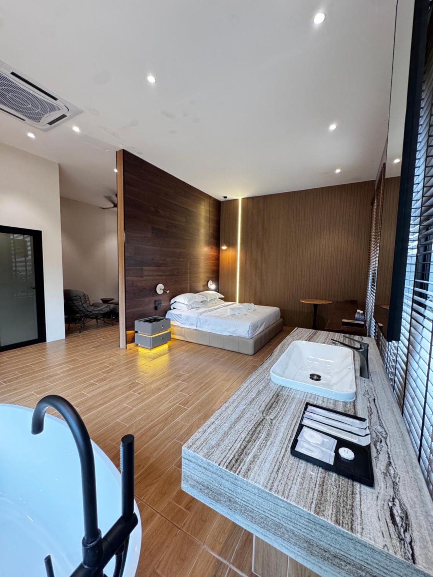 Suite with Mountain View