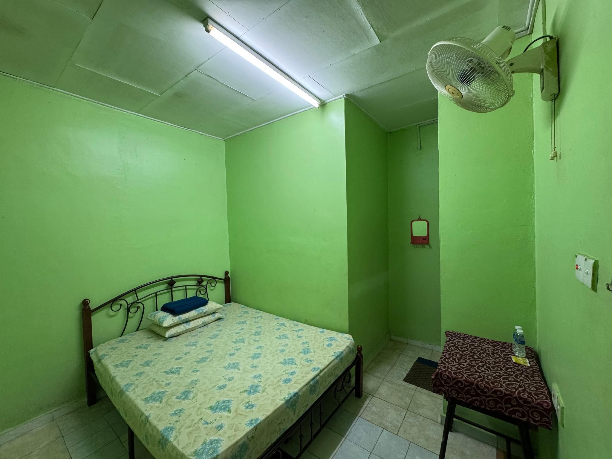 Standard Fan Room