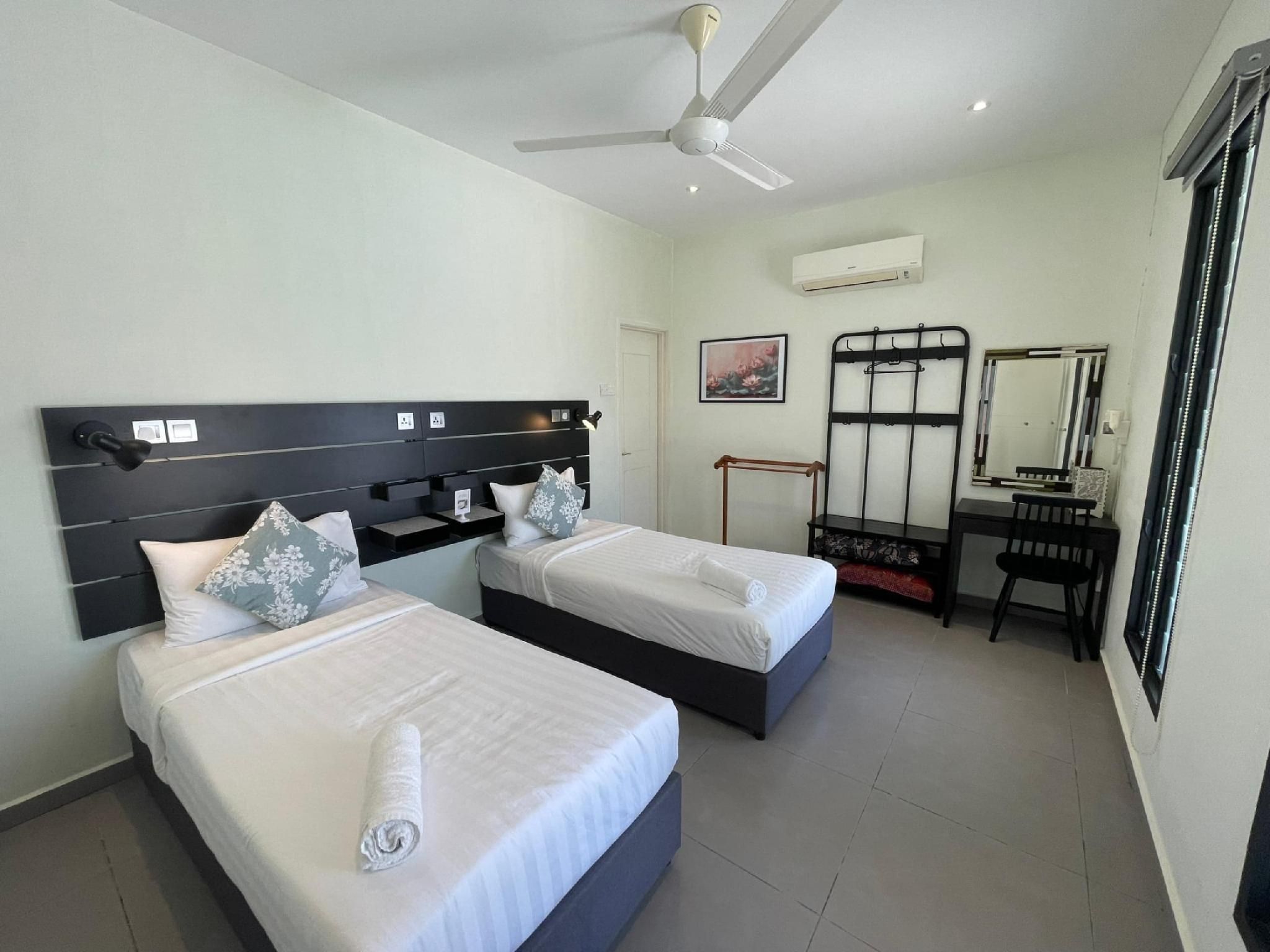 Grand Pool Villa