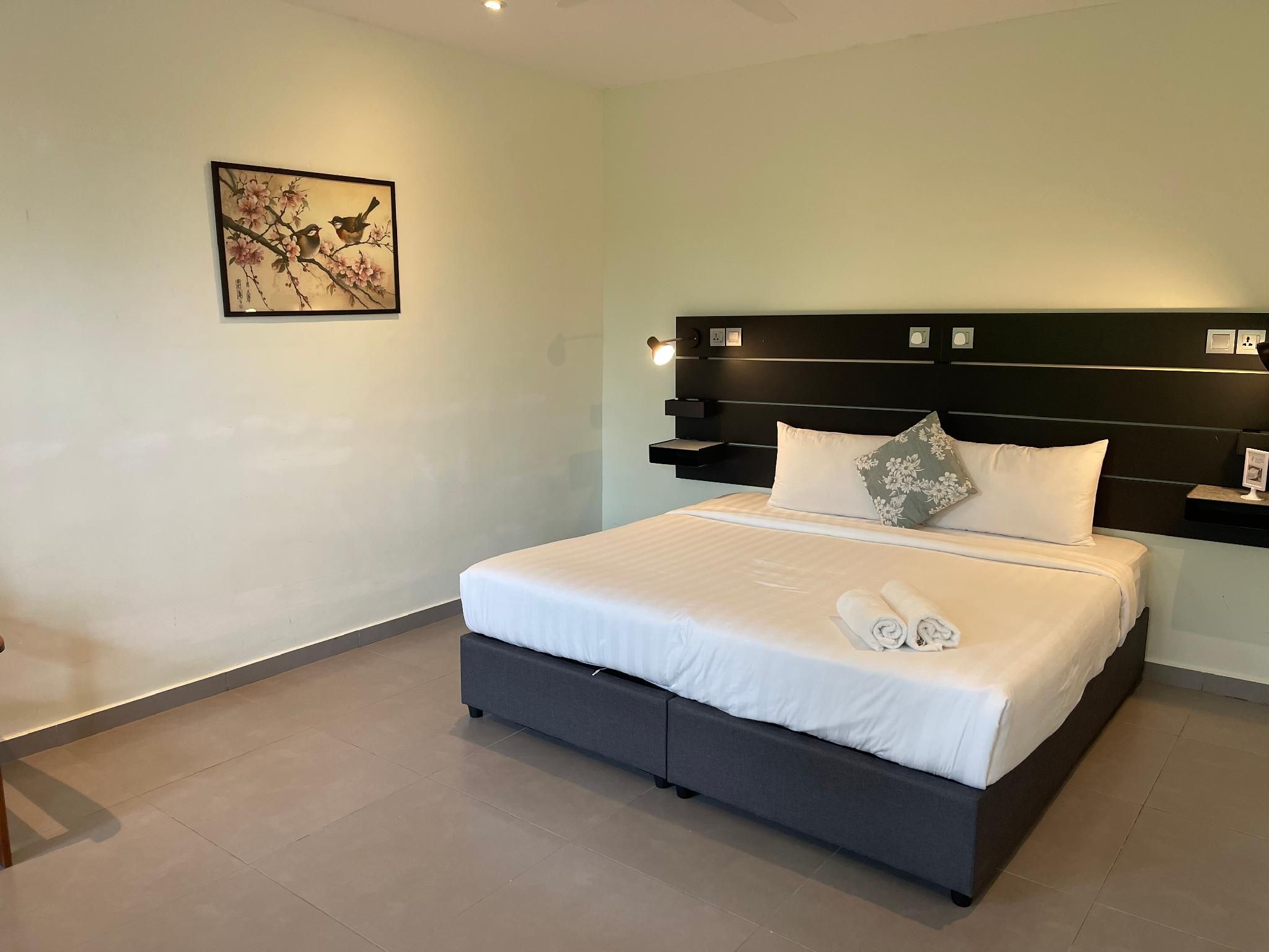 3 Bedroom - 2 Queen Bed and 2 Single Bed