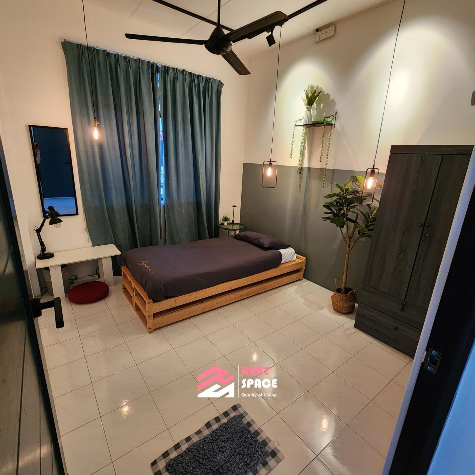Twin Room with City View
