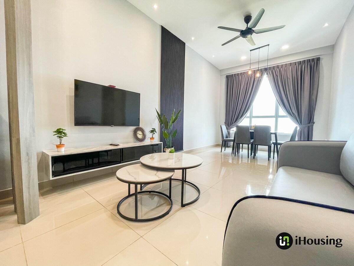 Amber Cove Urban Haven 2BR Suite 3602 By I Housing