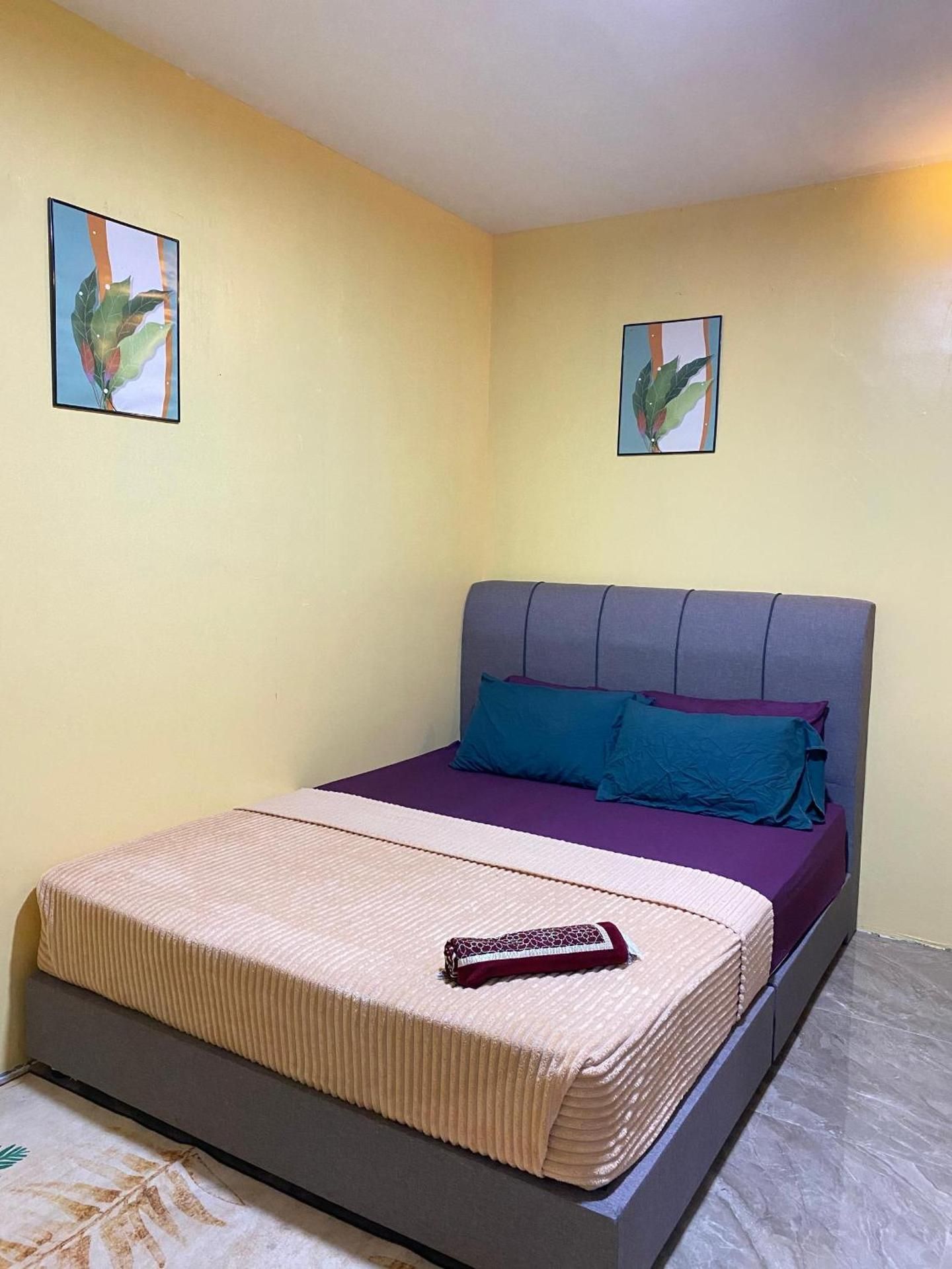 Capital O 91153 Chalet Dusun Duriyan Triple Room