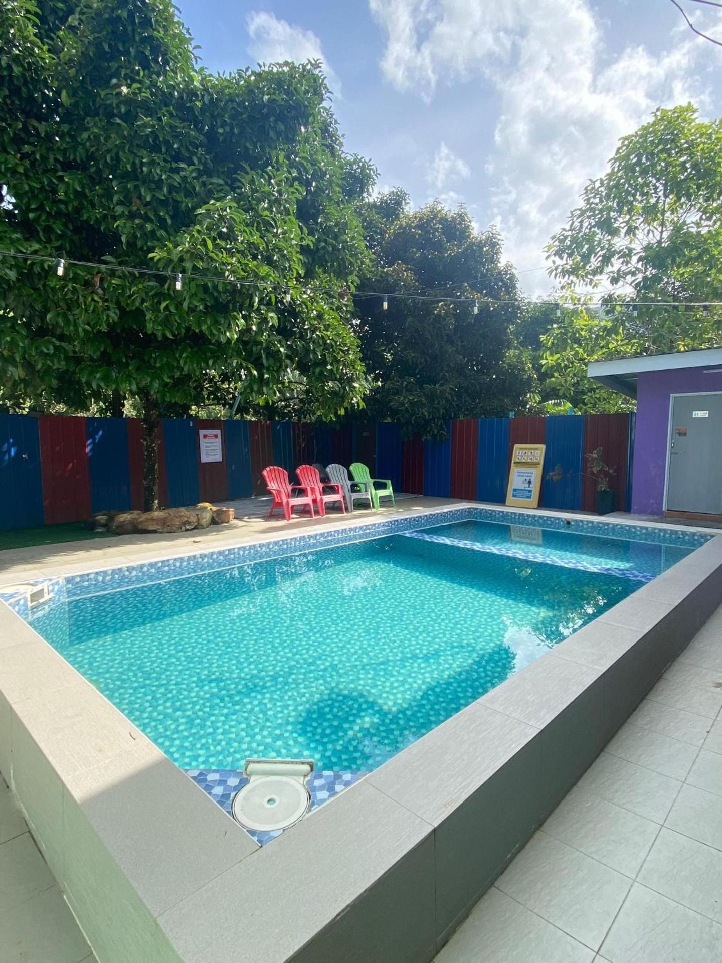 Capital O 91153 Chalet Dusun Duriyan Three-Bedroom Deluxe Apartment 3