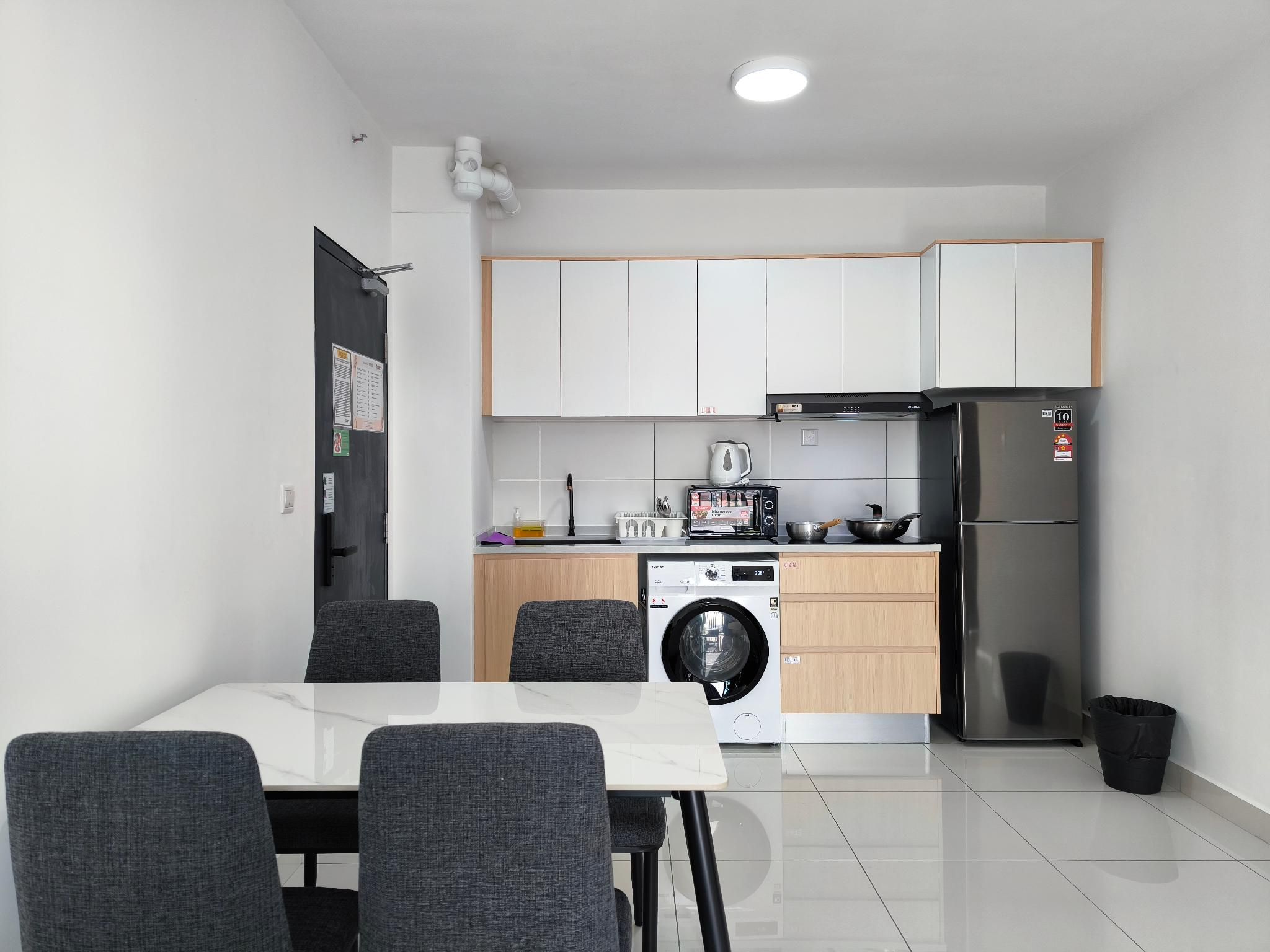 Edumetro CozySuite SubangJaya Pool 10