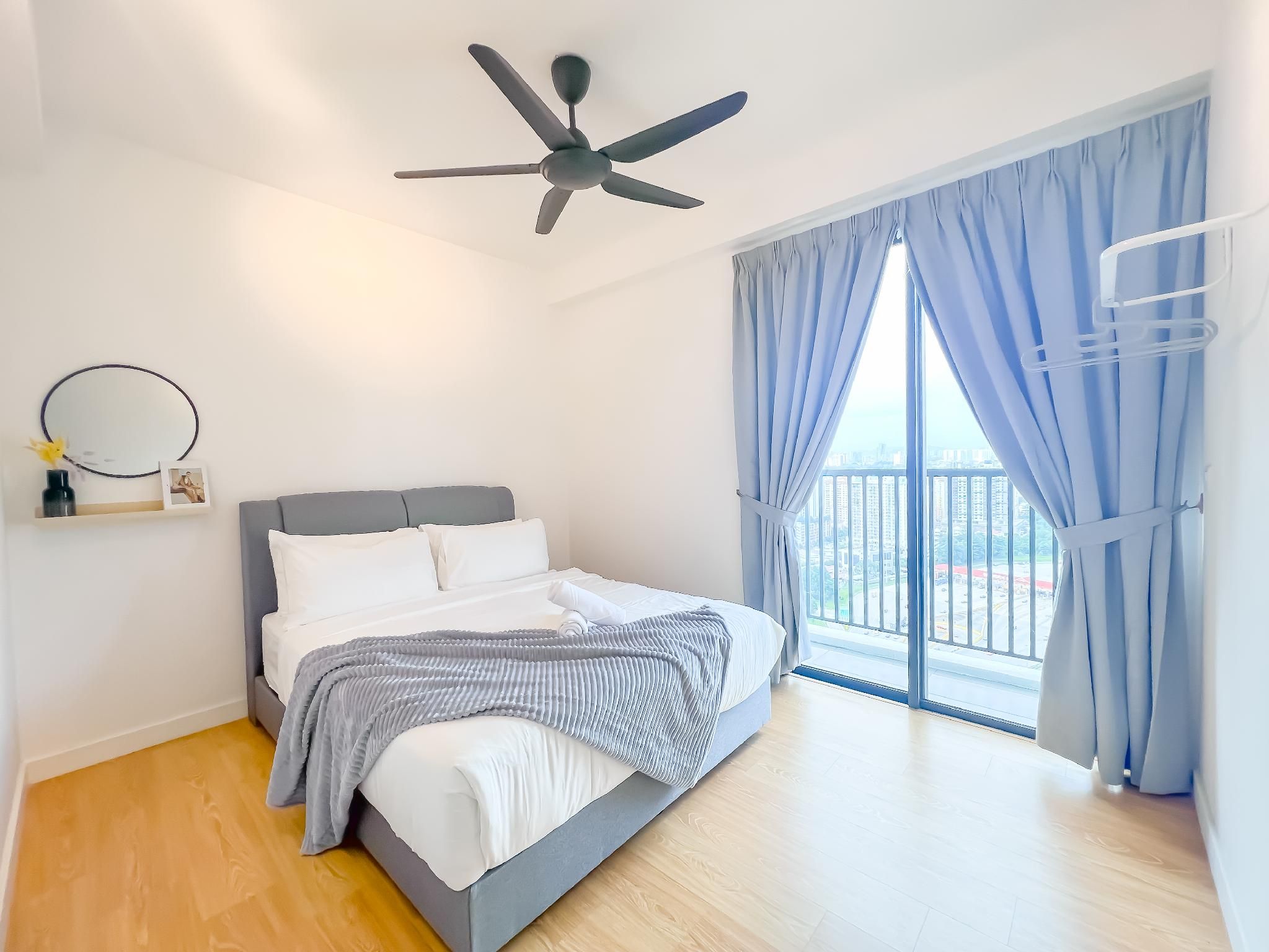 Edumetro 2Bedroom DeluxeSuite 03