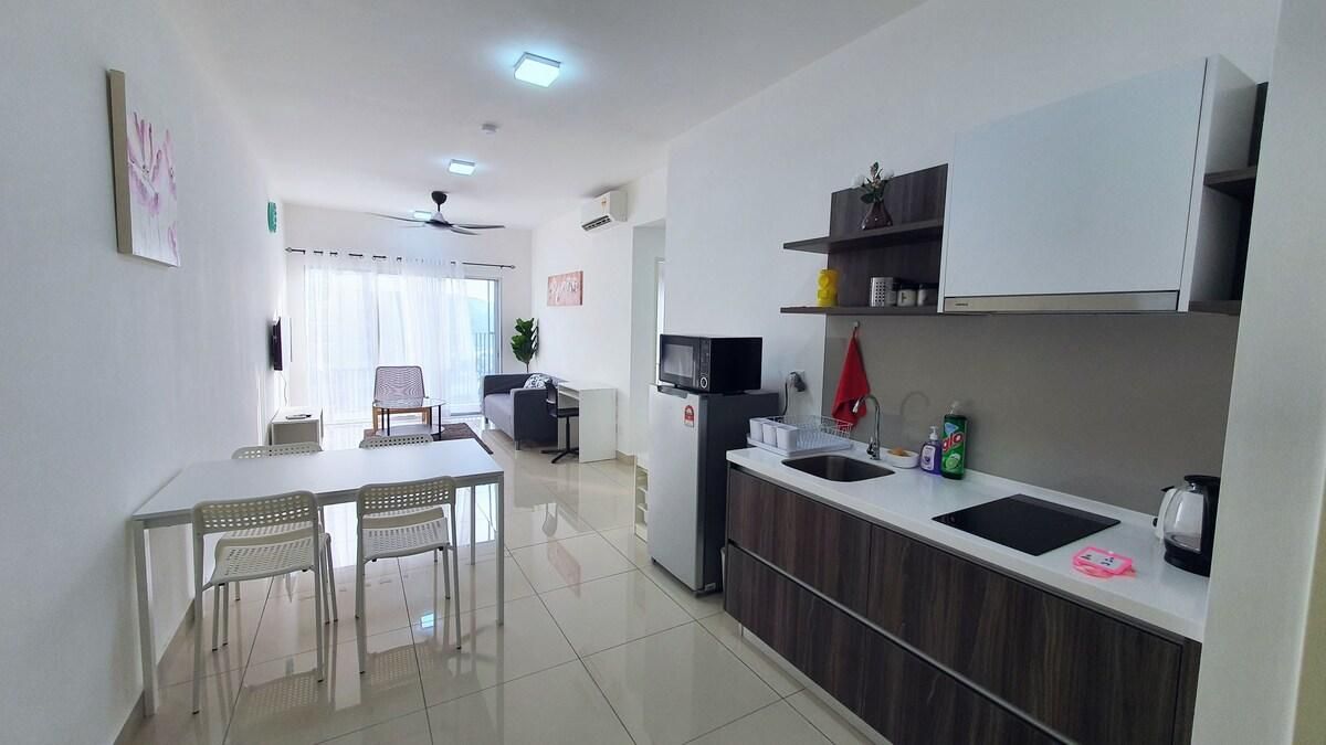 Luxury condo (6) with AC & pool view @ Bangi