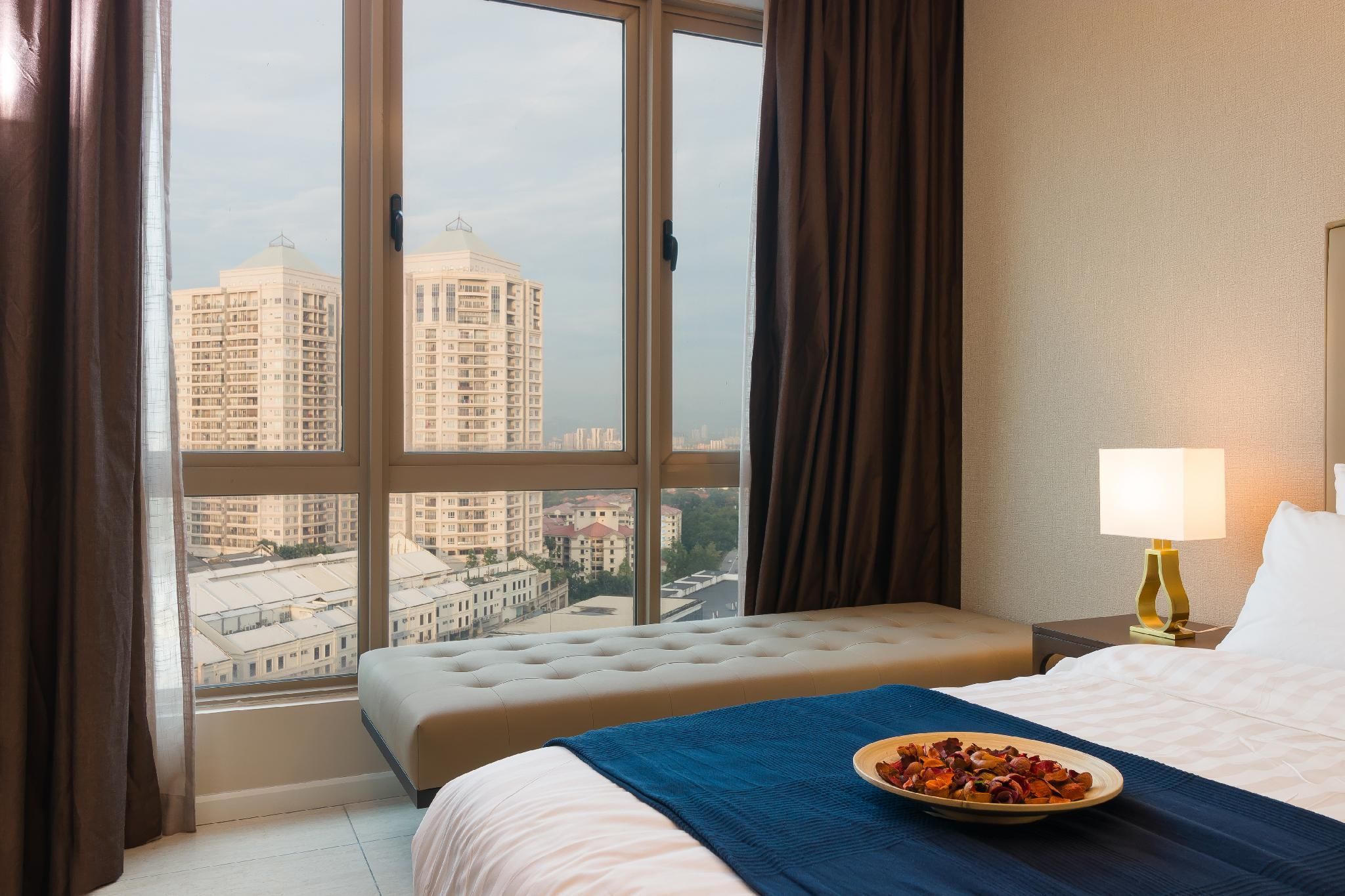 Signature Suite