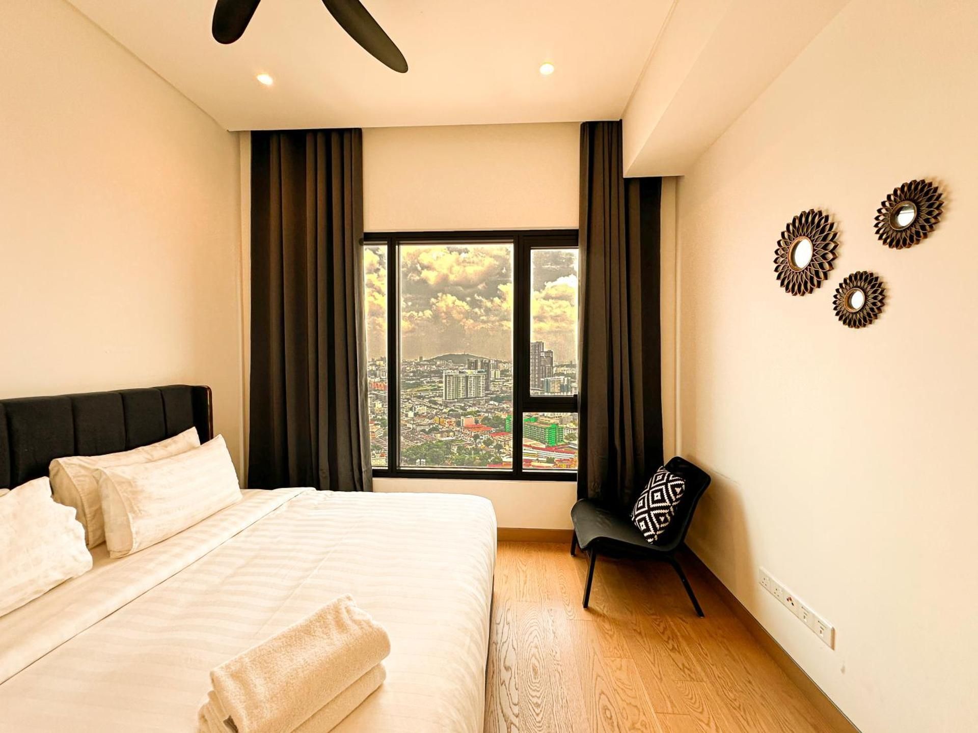 DELUXE APARTMENT