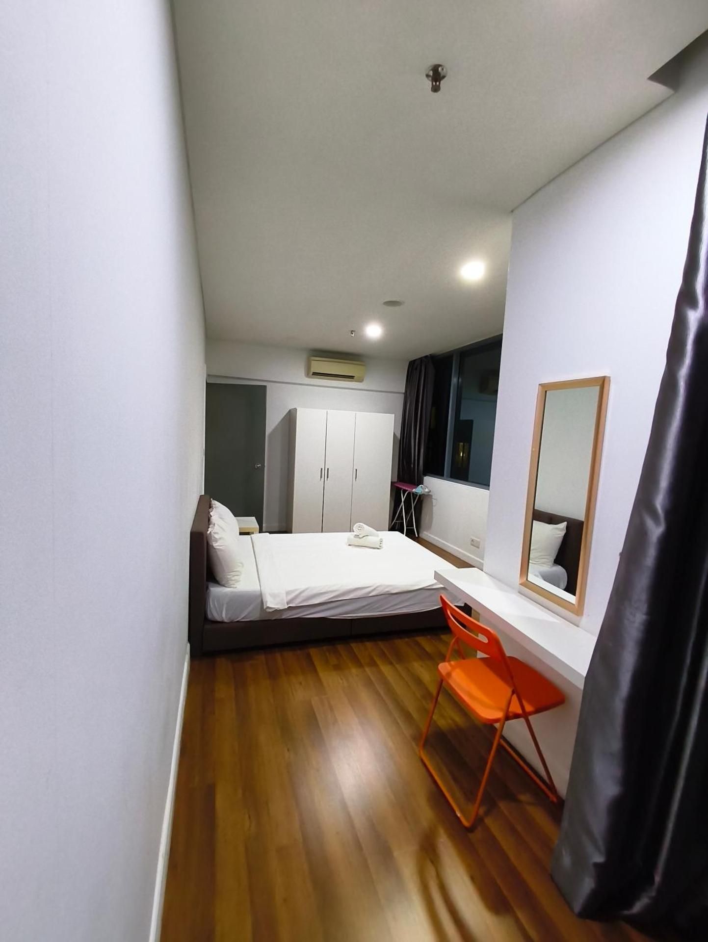 Deluxe One-Bedroom Apartment with City View