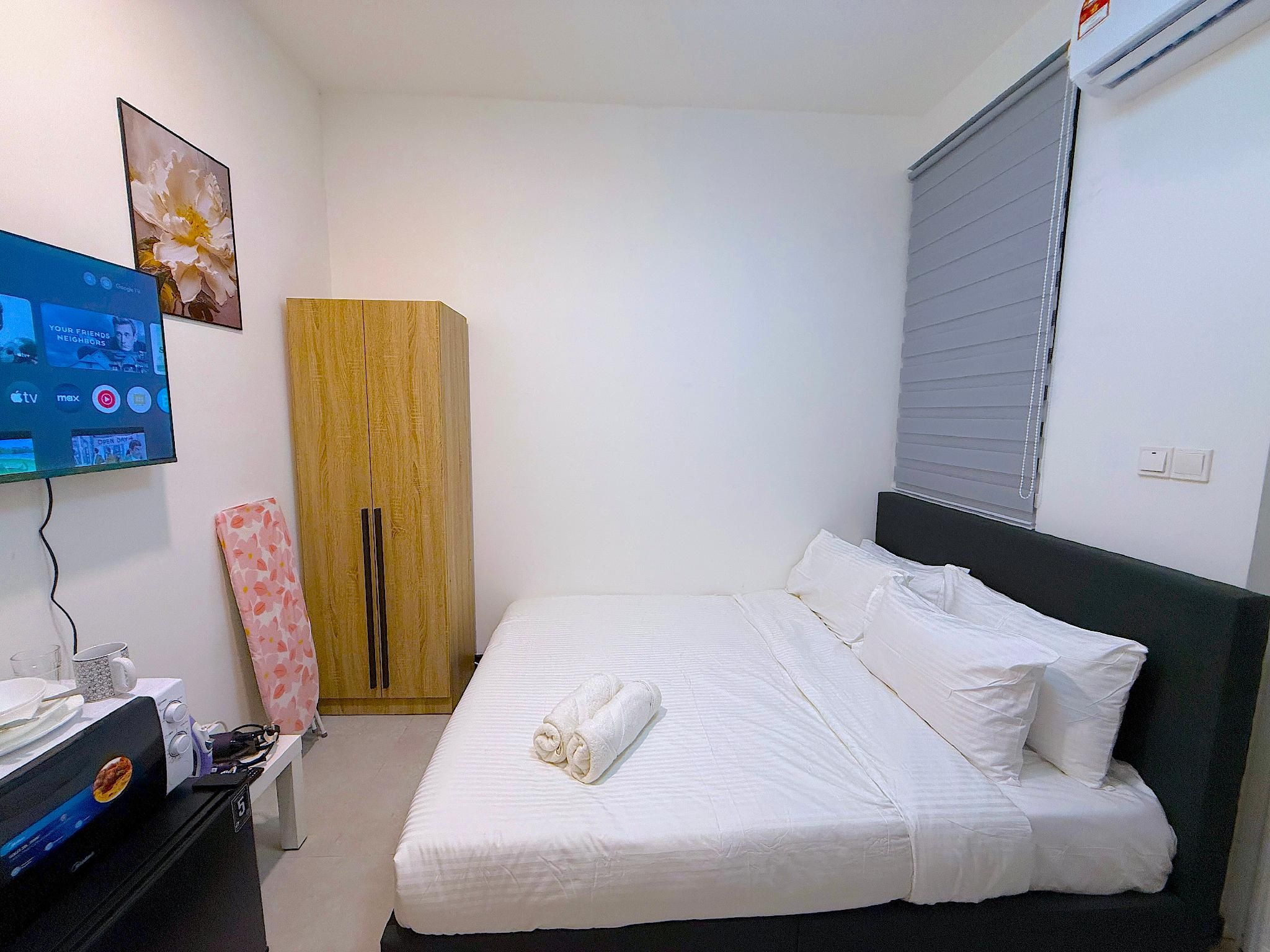 Deluxe Studio