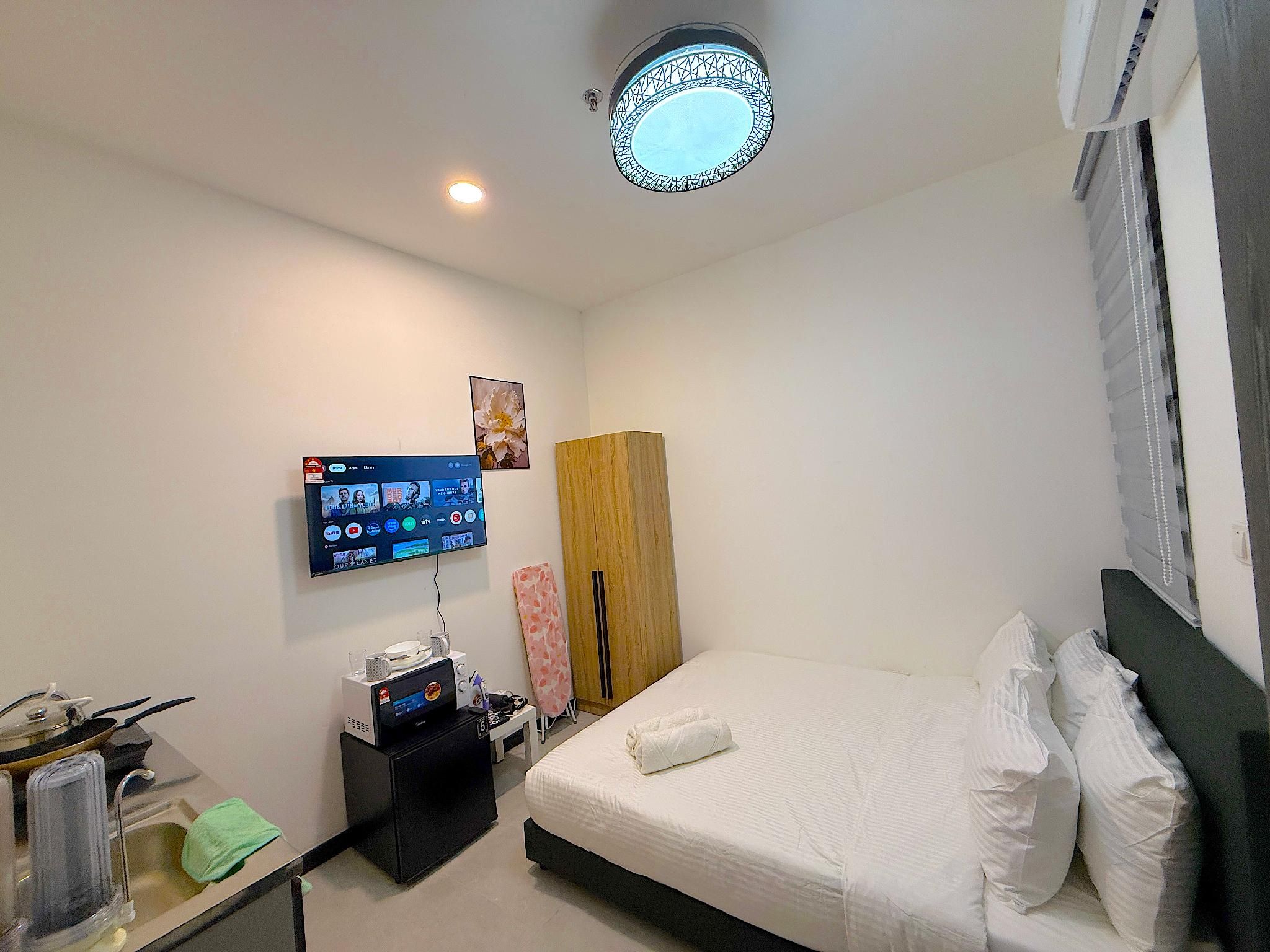 Deluxe Studio