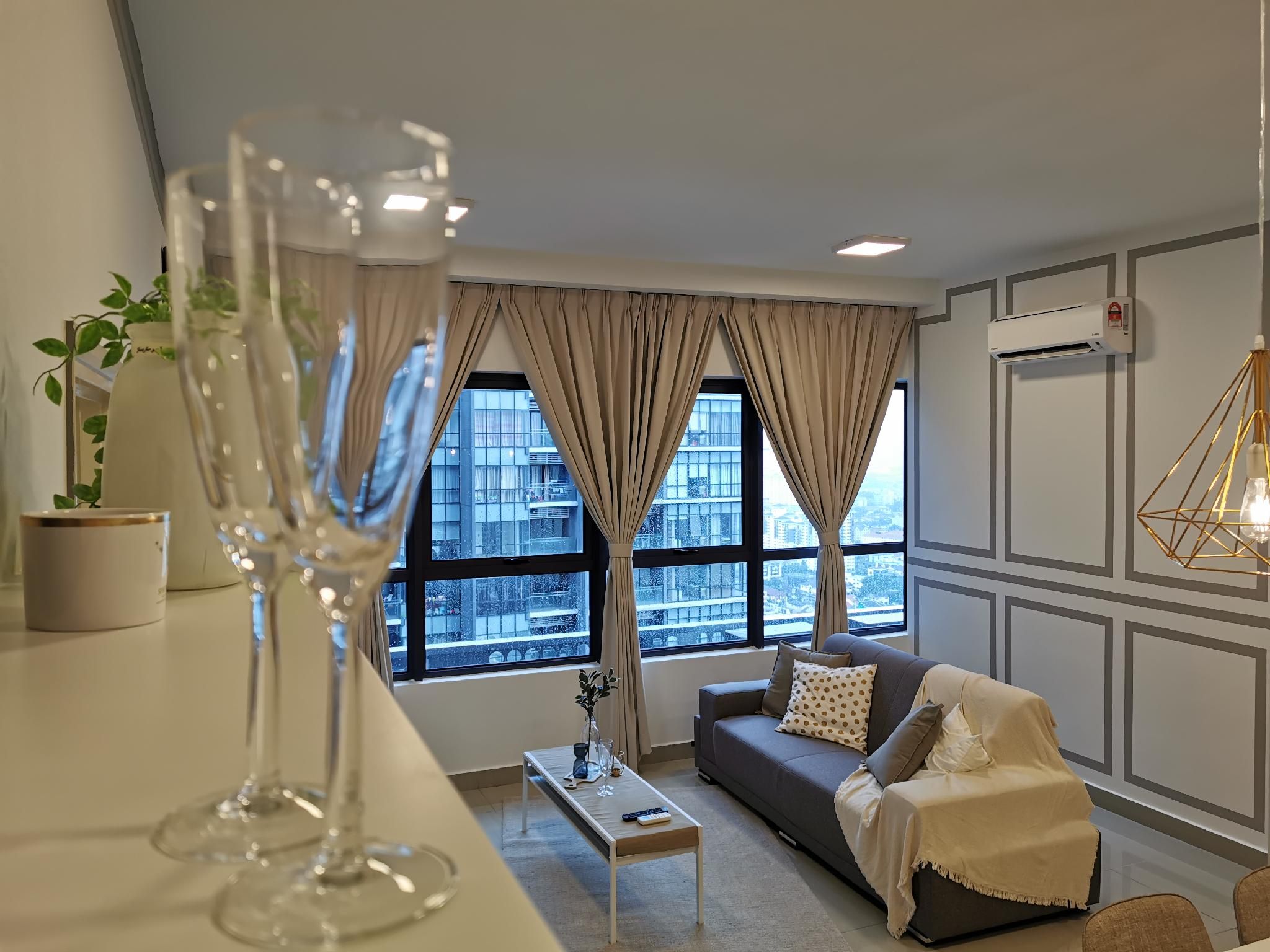 Arte Plus | 2 bed 2 bath | White Theme homestay