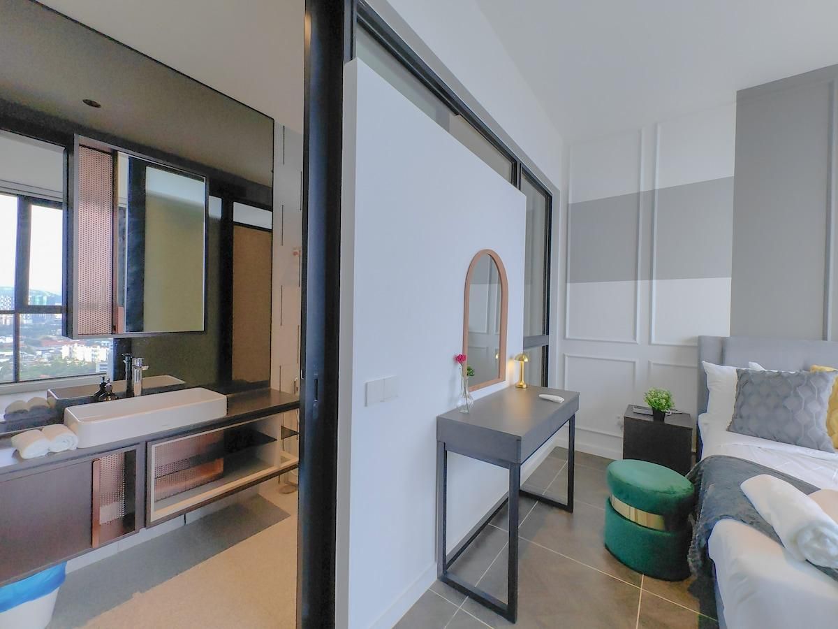 Lvl 42 Premier Lux 1 Bedroom Studio | Free Netlfix