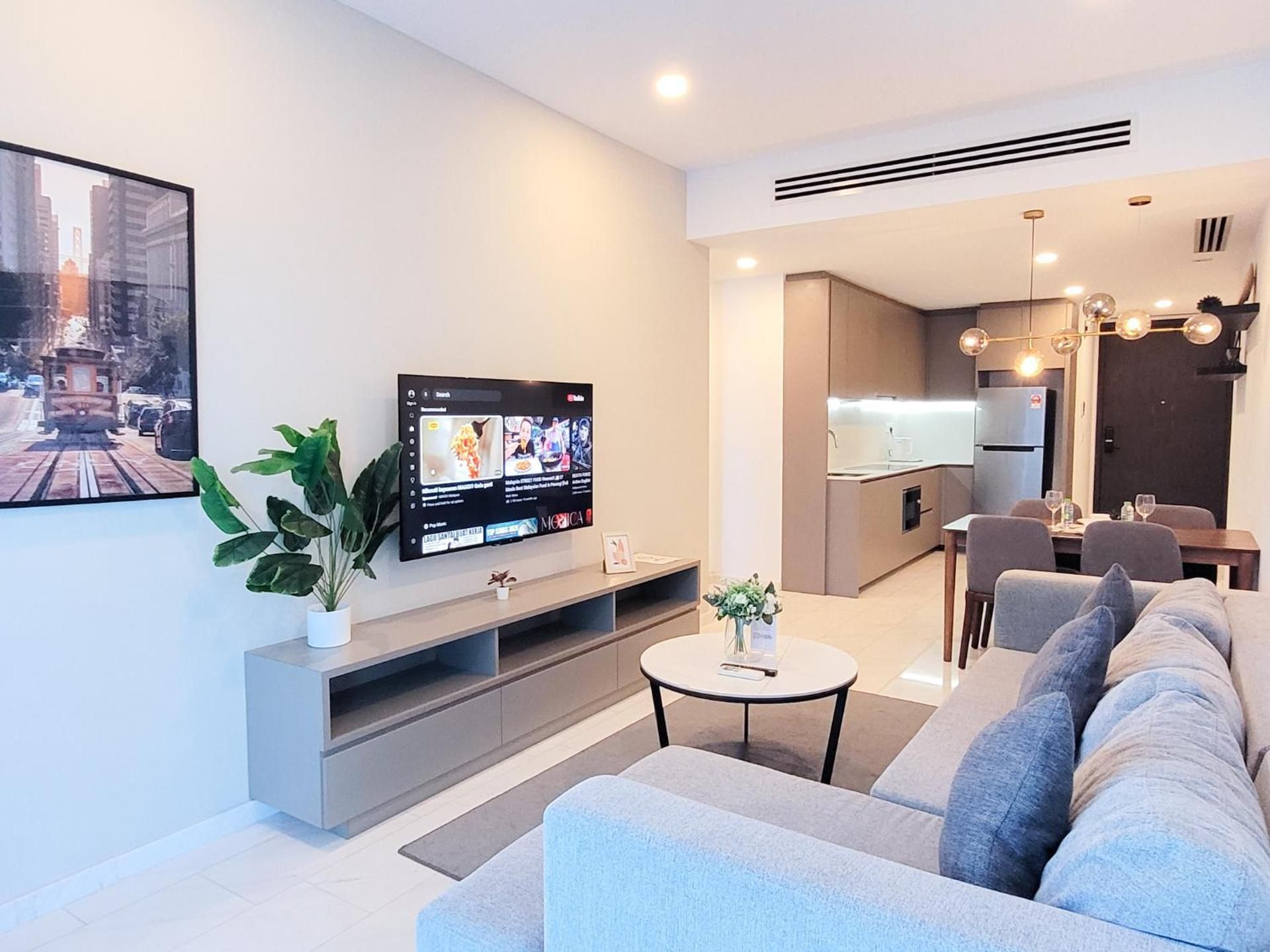 Deluxe King Suite