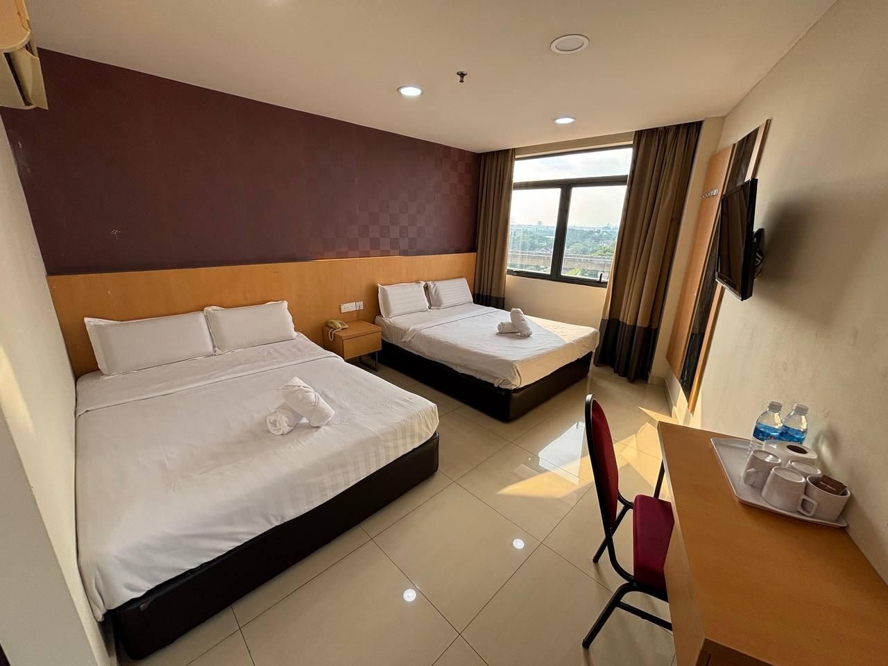 Signature Hotel Puchong FamilySuite LRT 35