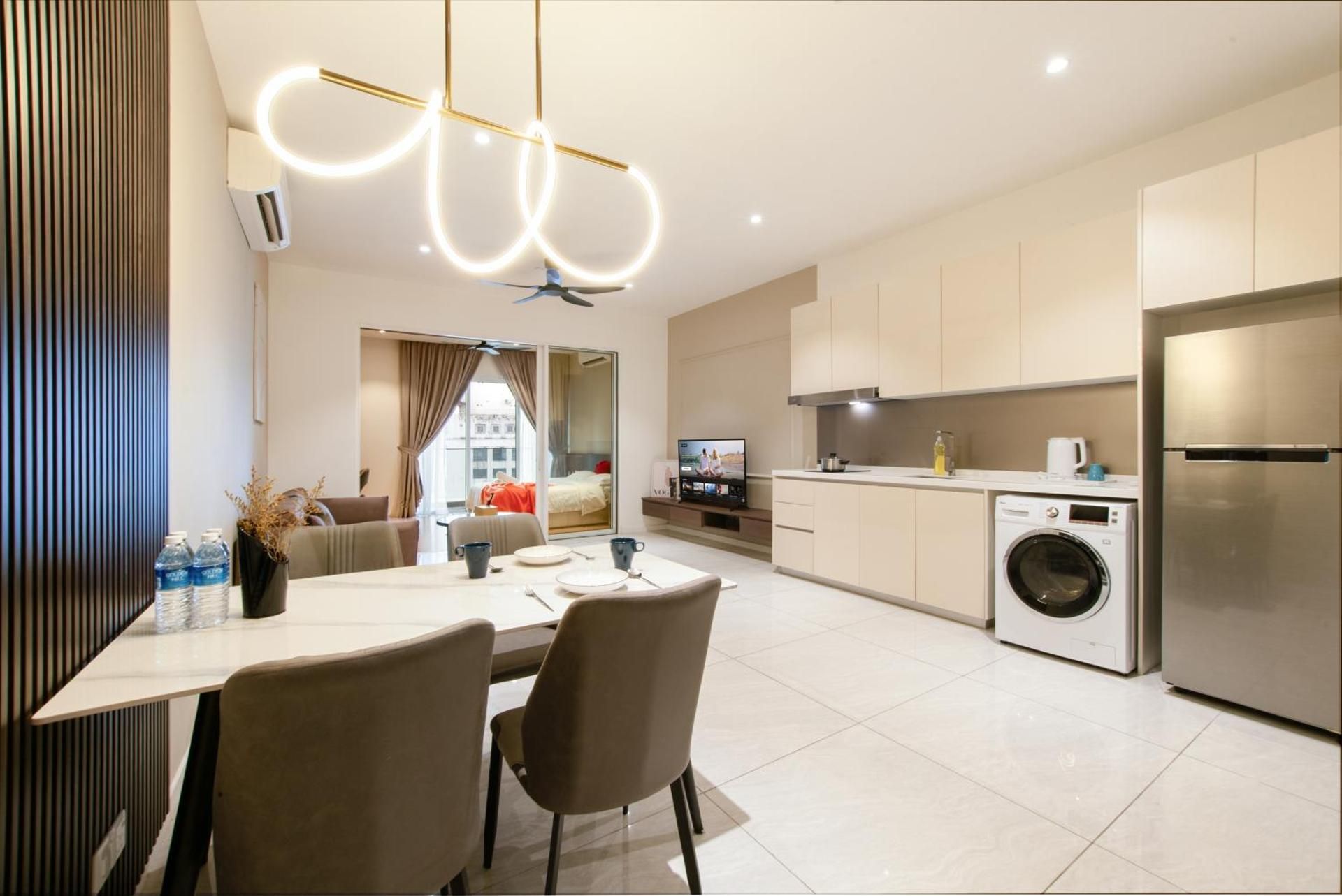 KLCC Quill Mall Cityview 1BR Unit With 1Bathroom(Balcony/Kitchen/ Refrigerator/Washer-Dryer/ Living Room/Free Parking)