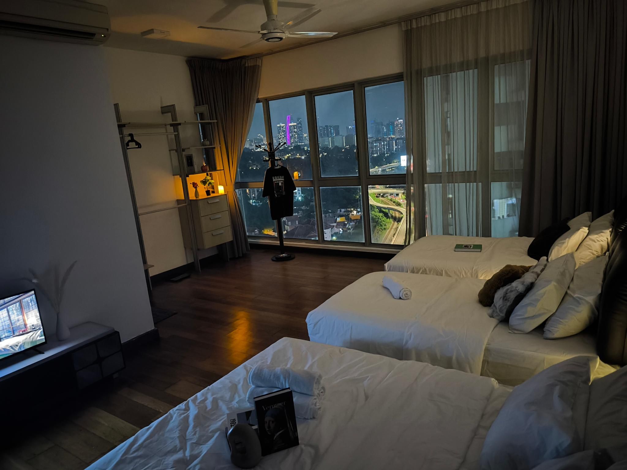 Deluxe Studio Apartment