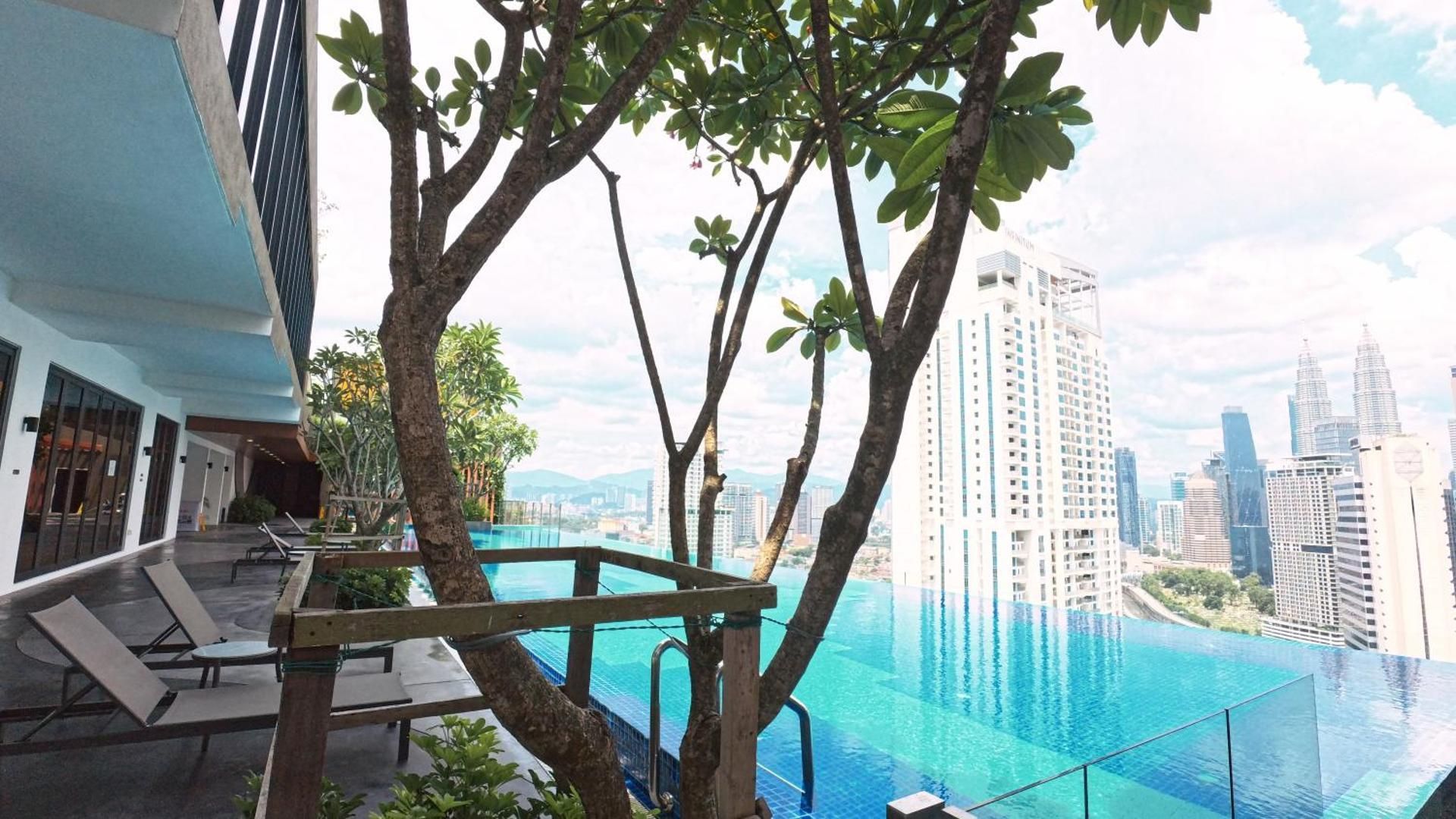One-Bedroom Apartment With City View
