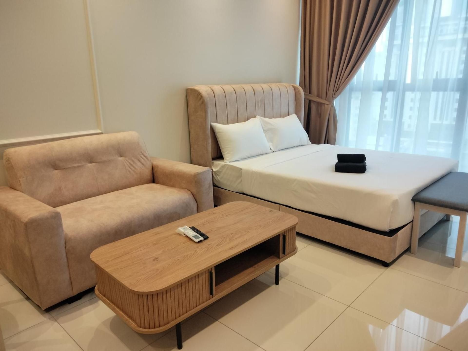 Deluxe Queen Room