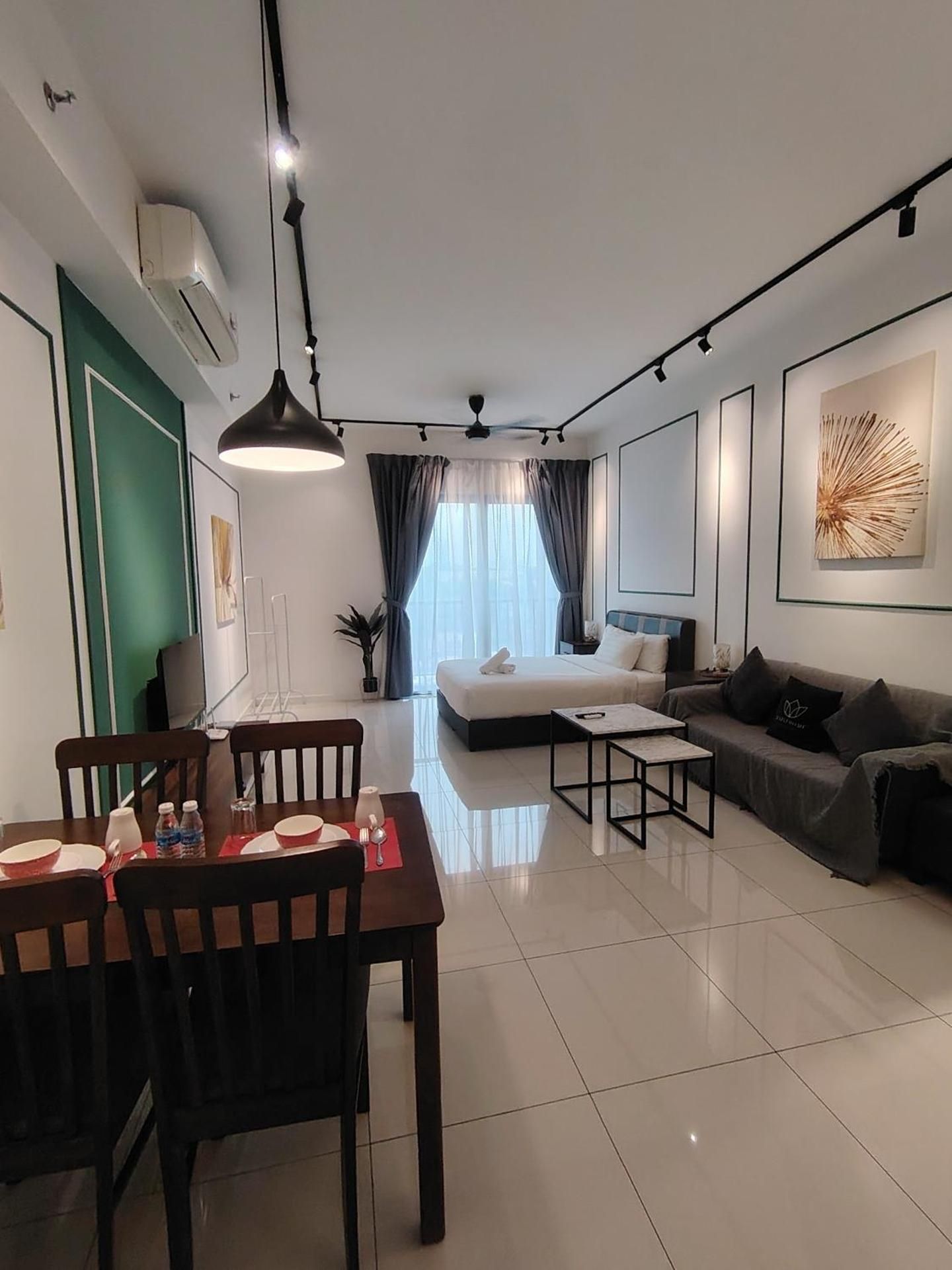 Deluxe Apartment