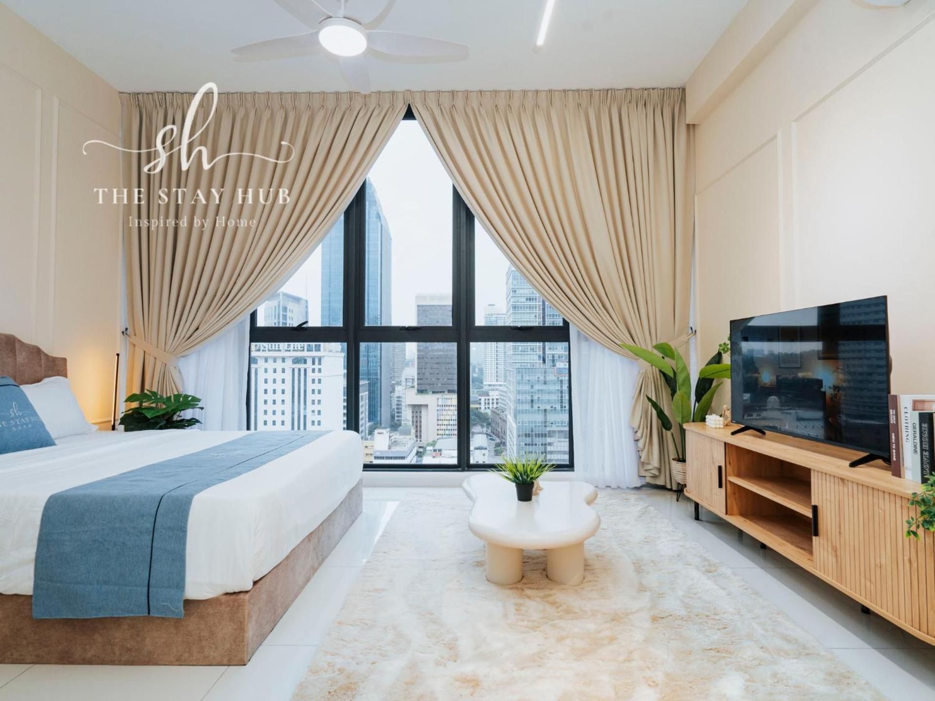 One-Bedroom Apartment With City View