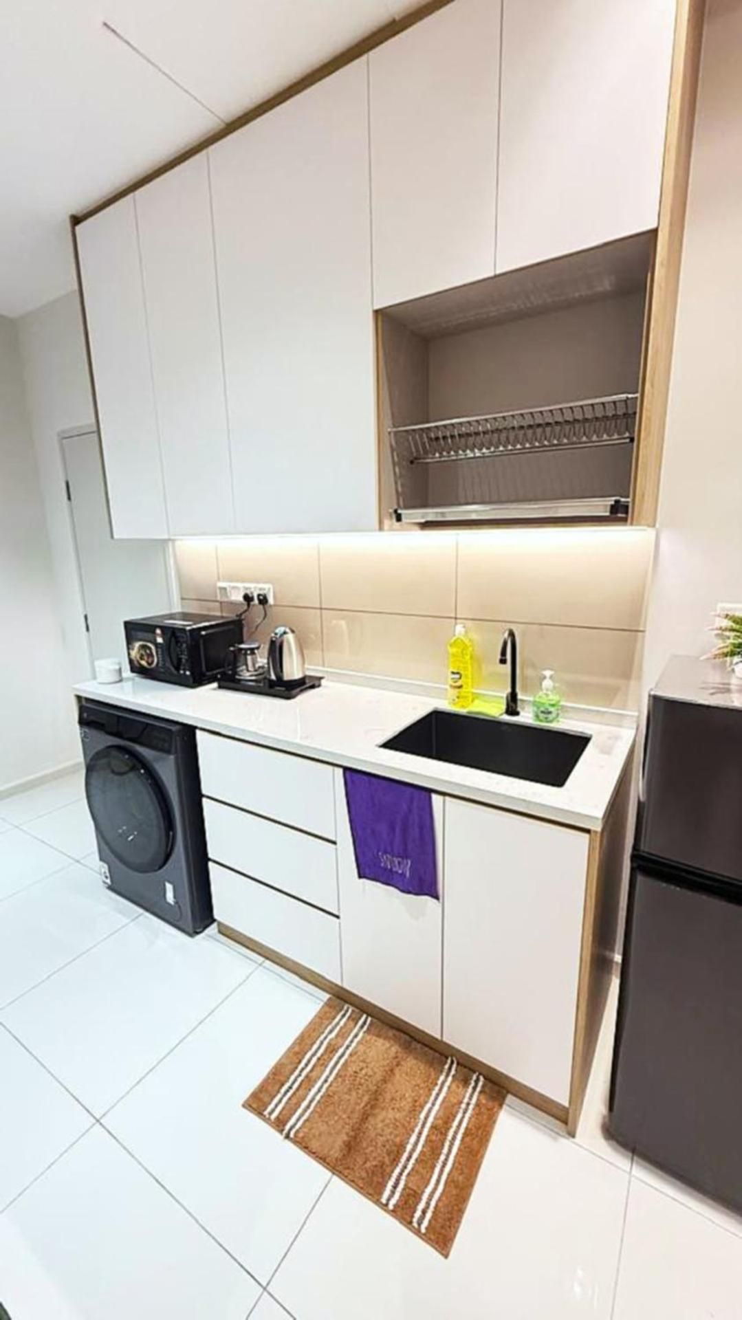 Deluxe Queen Suite
