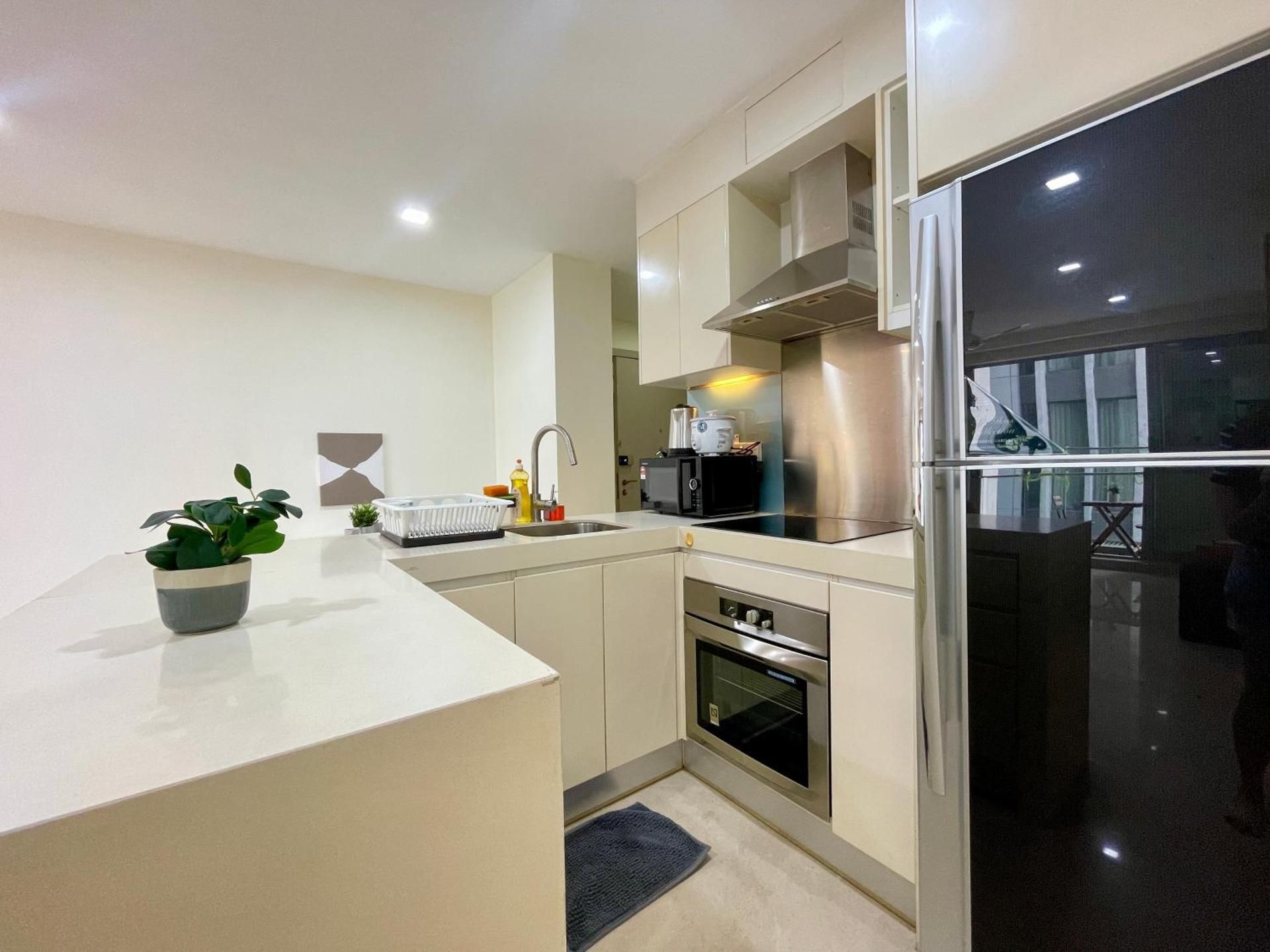 One-Bedroom Apartment With City View
