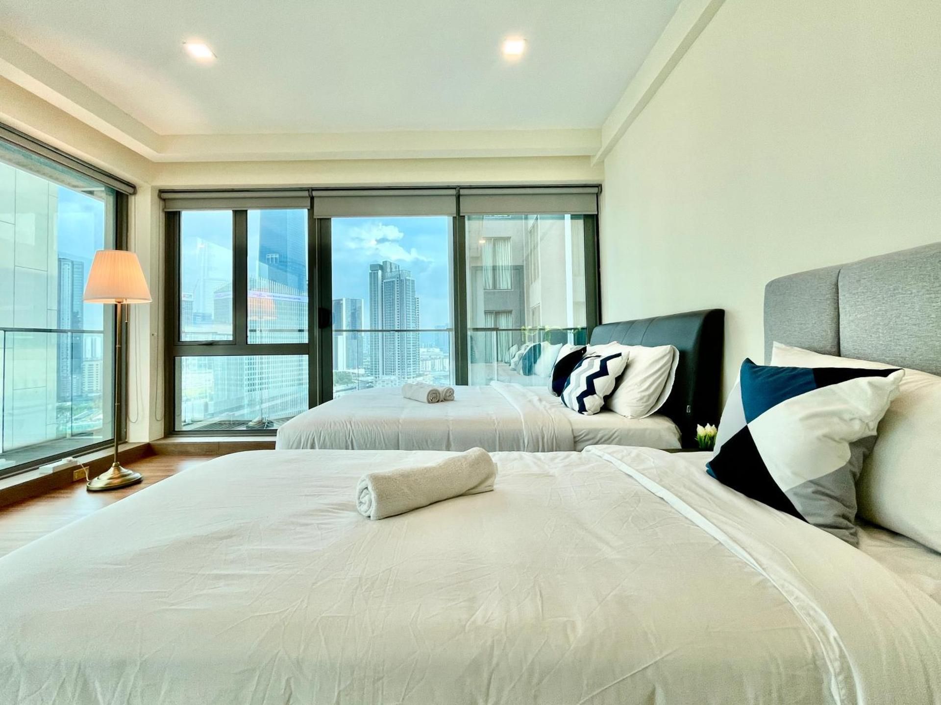 One-Bedroom Apartment With City View