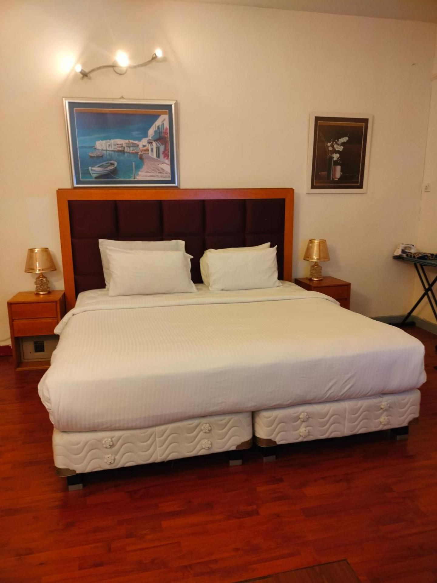 Studio Apartment