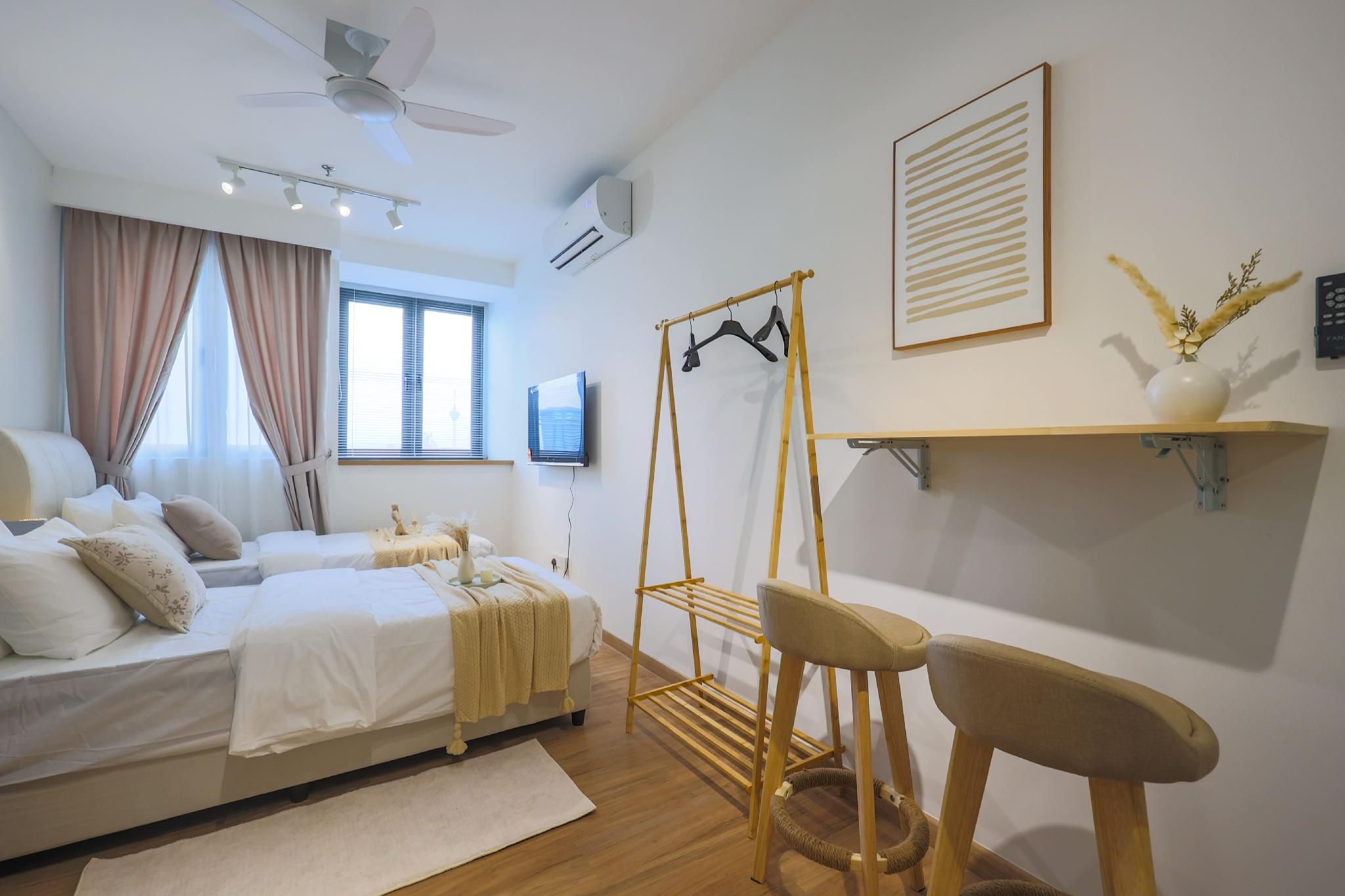 2Pax Modern Boho Cozy Apartment with KL City View