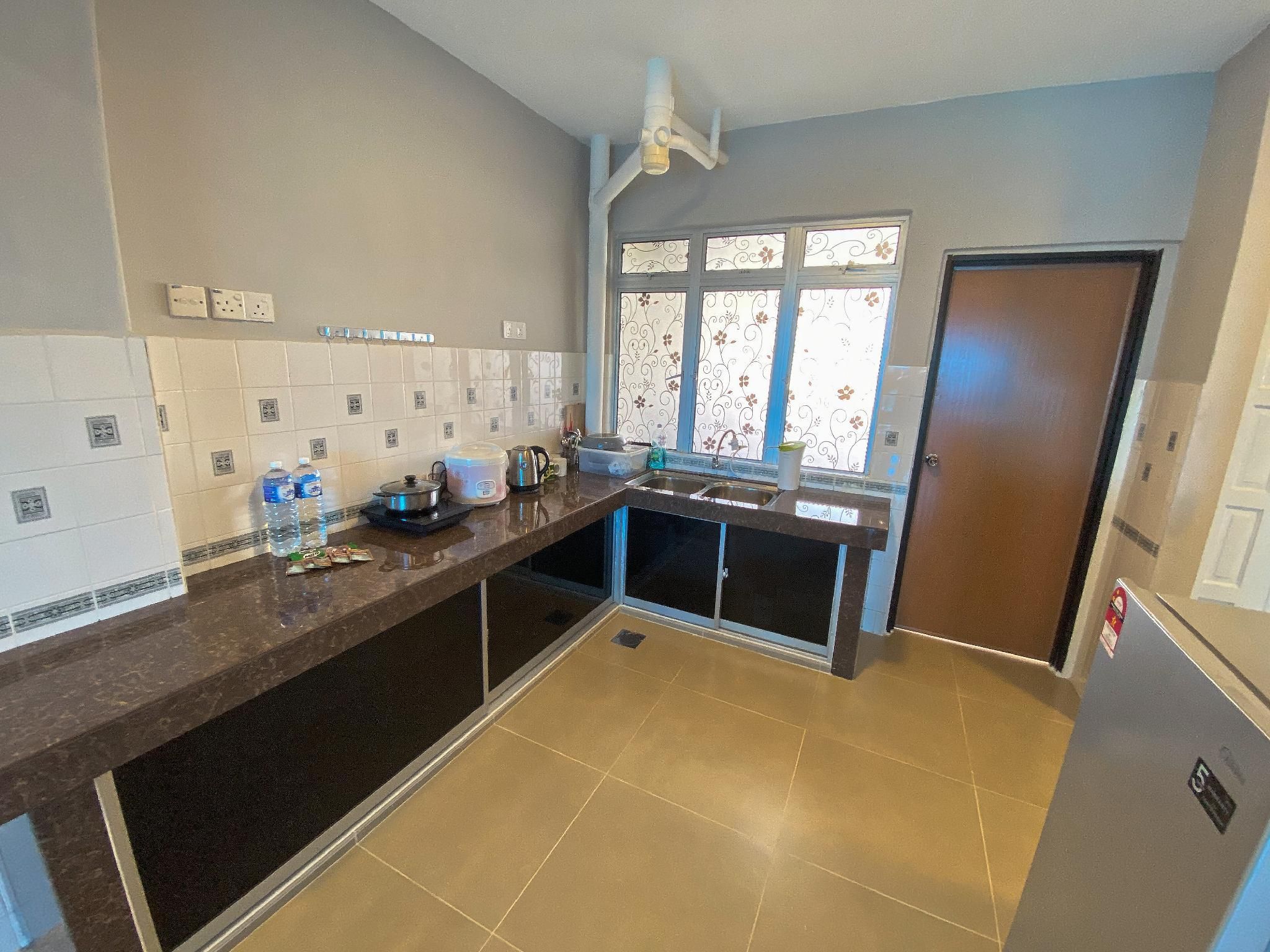 FAMILIES & FRIENDS 3R2B 4-8pax Port Dickson Condo