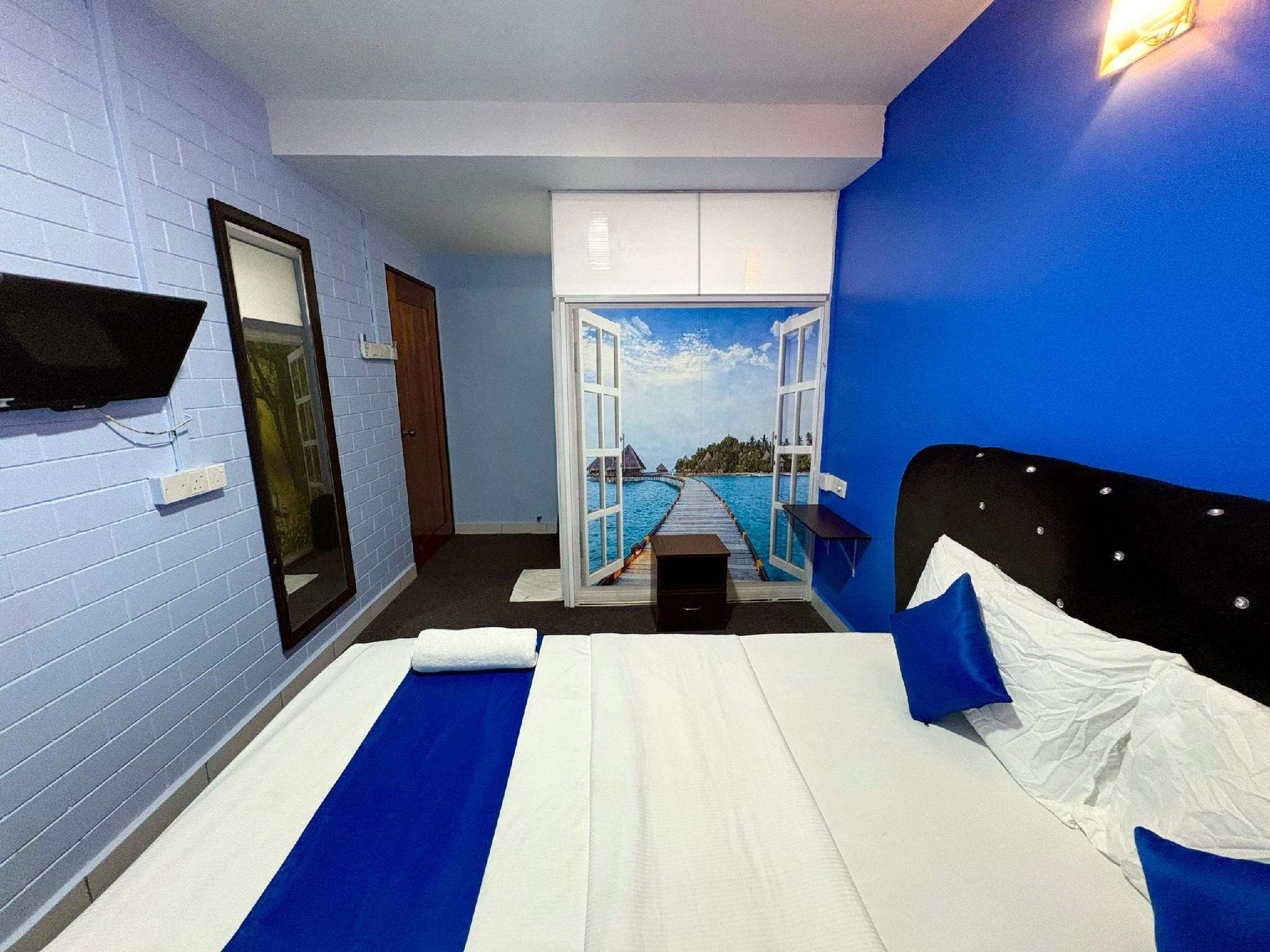 Deluxe Queen Room