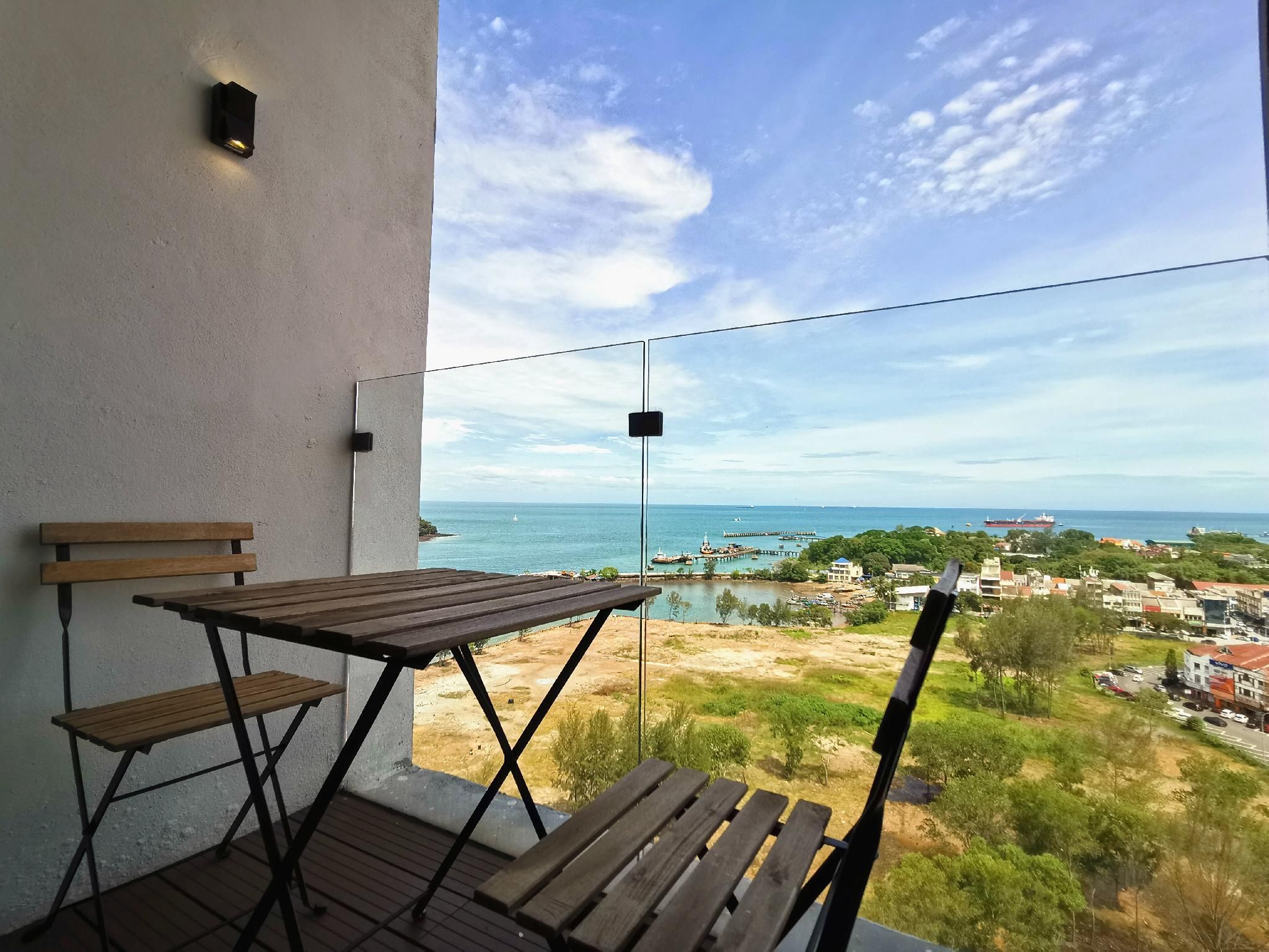 PD D’Wharf Waterfront-Sea & City View(Up to 9 pax)