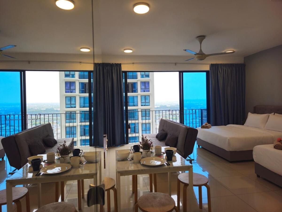 One-Bedroom Deluxe Apartment