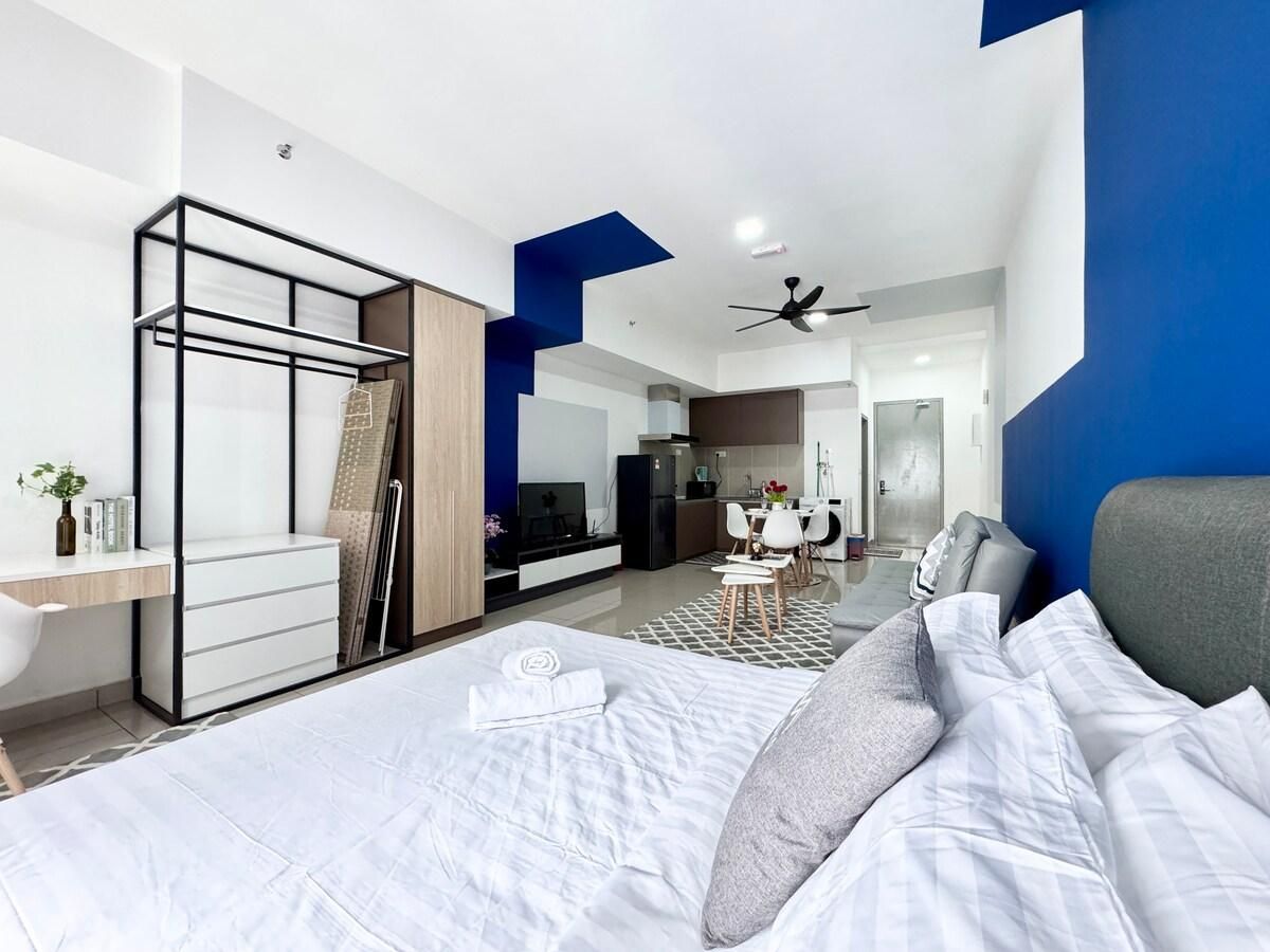Stylish Blue Cozy Studio Alinea MOKA